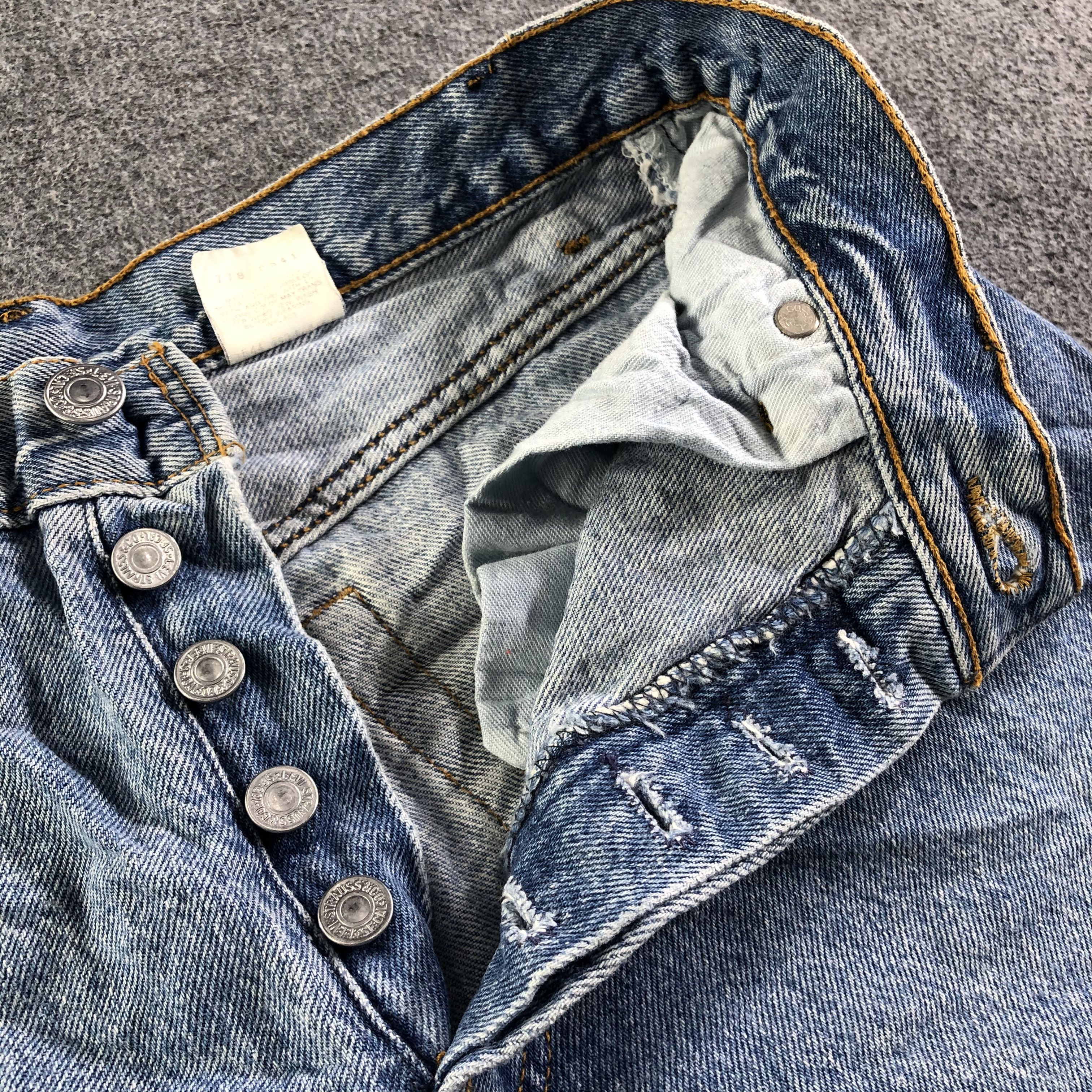 Levi's × Vintage Vintage Blue Wash Levis 501 Jeans-J4113 Size 28" / US 6 / IT 42 - 4 Thumbnail