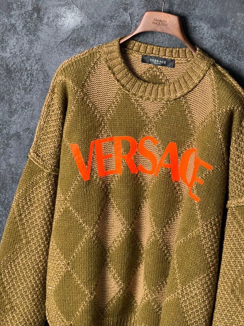 Versace Versace Letter-printed crewneck sweater Size US M / EU 48-50 / 2 - 5 Thumbnail