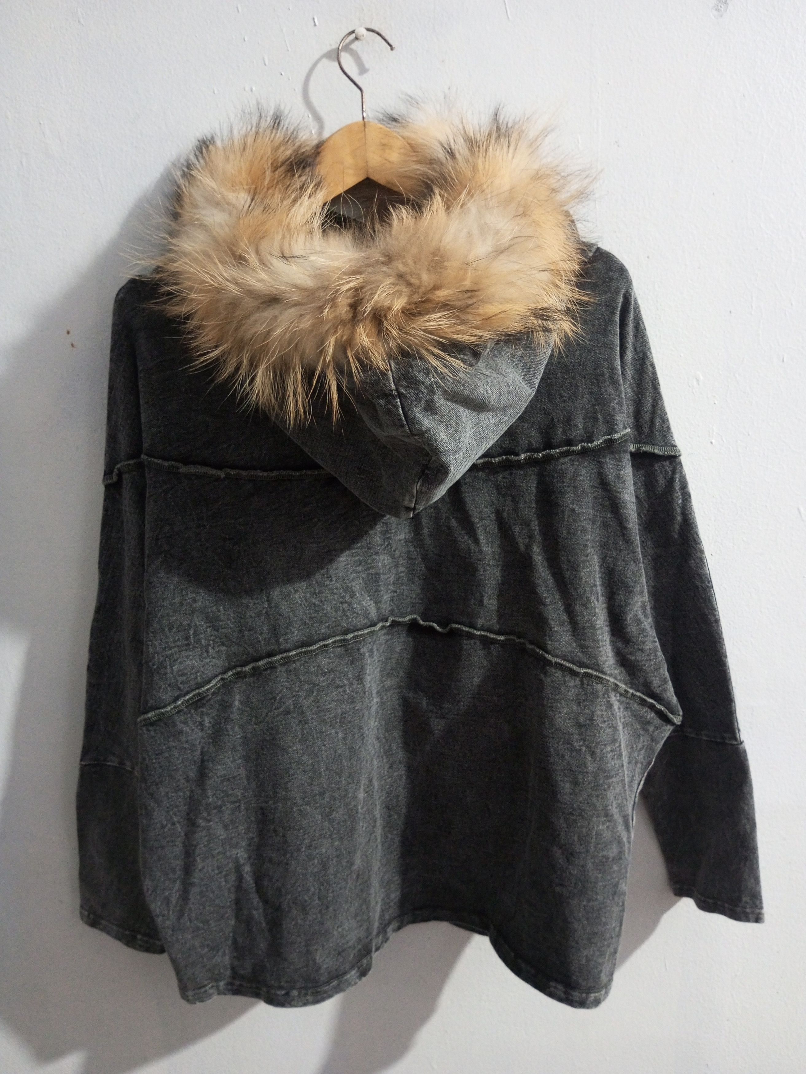 Japanese Brand Vintage pattern Torso denim stretch fur hoodie Size US L / EU 52-54 / 3 - 8 Thumbnail