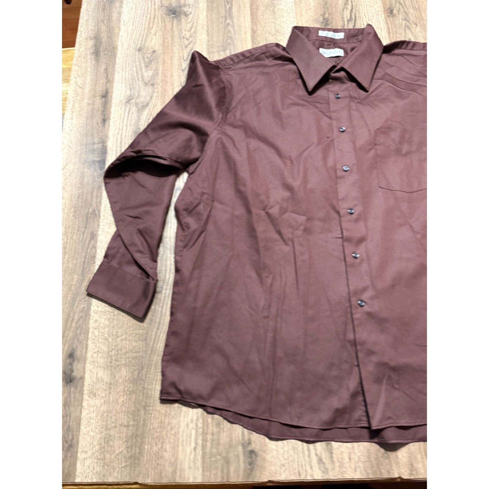 Van Heusen Van Heusen Shirt Men's Size 34/35 Brown Long Sleeve Button Up Silk Sateen Size US L / EU 52-54 / 3 - 3 Thumbnail