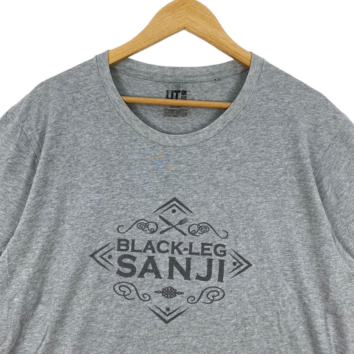 Other ONE PIECE x UNIQLO SANJI Black Leg Luffy Pirates Tee Shirt Size US XXL / EU 58 / 5 - 2 Thumbnail