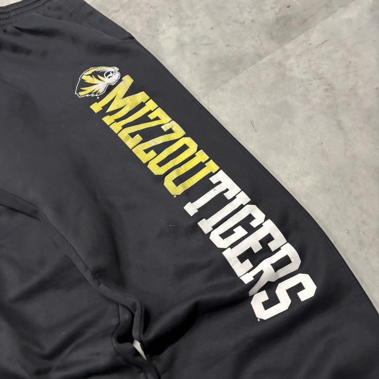 Japanese Brand × Vintage Crazy Vintage Y2K/2000s Baggy Black Mizzou Tigers College Streetwear Skater Sweatpants! Size US 36 / EU 52 - 5 Thumbnail