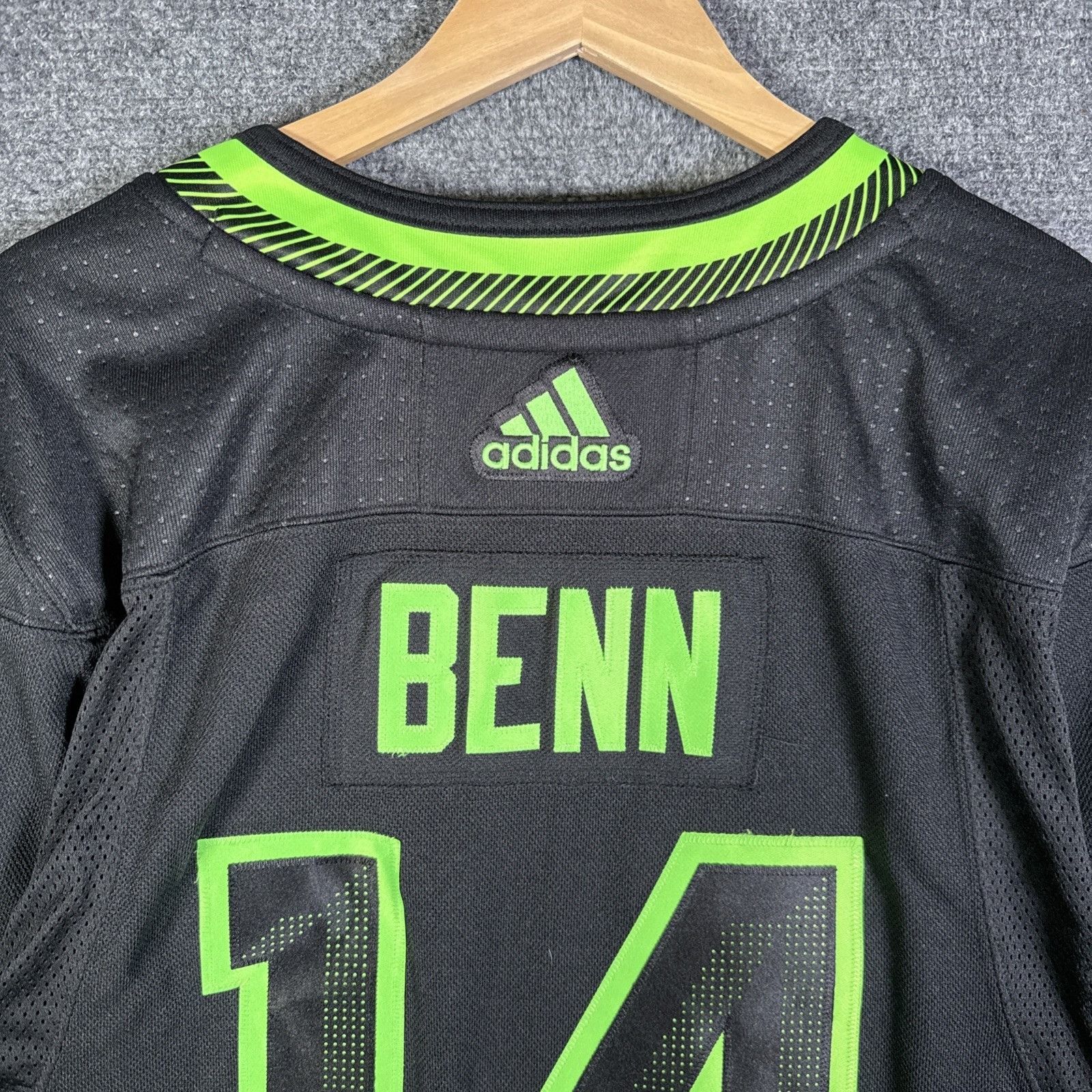 NHL Dallas Stars Jersey Mens 44 Jamie Benn #14 Black Hockey NHL Size US S / EU 44-46 / 1 - 7 Thumbnail