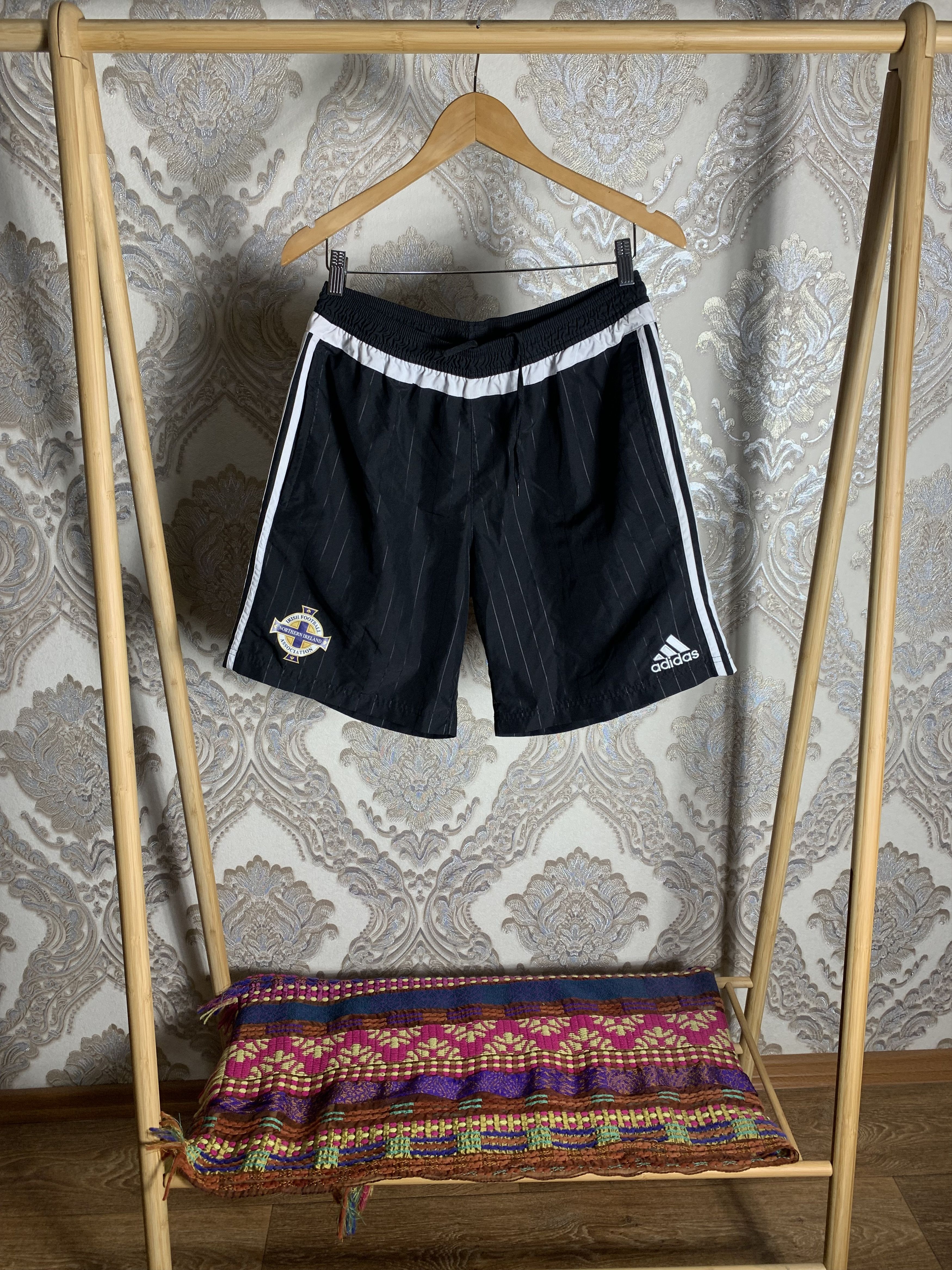 Adidas VINTAGE ADIDAS NORTHERN IRELAND IRISH SOCCER SHORTS RETRO Size US L / EU 52-54 / 3 - 1 Thumbnail