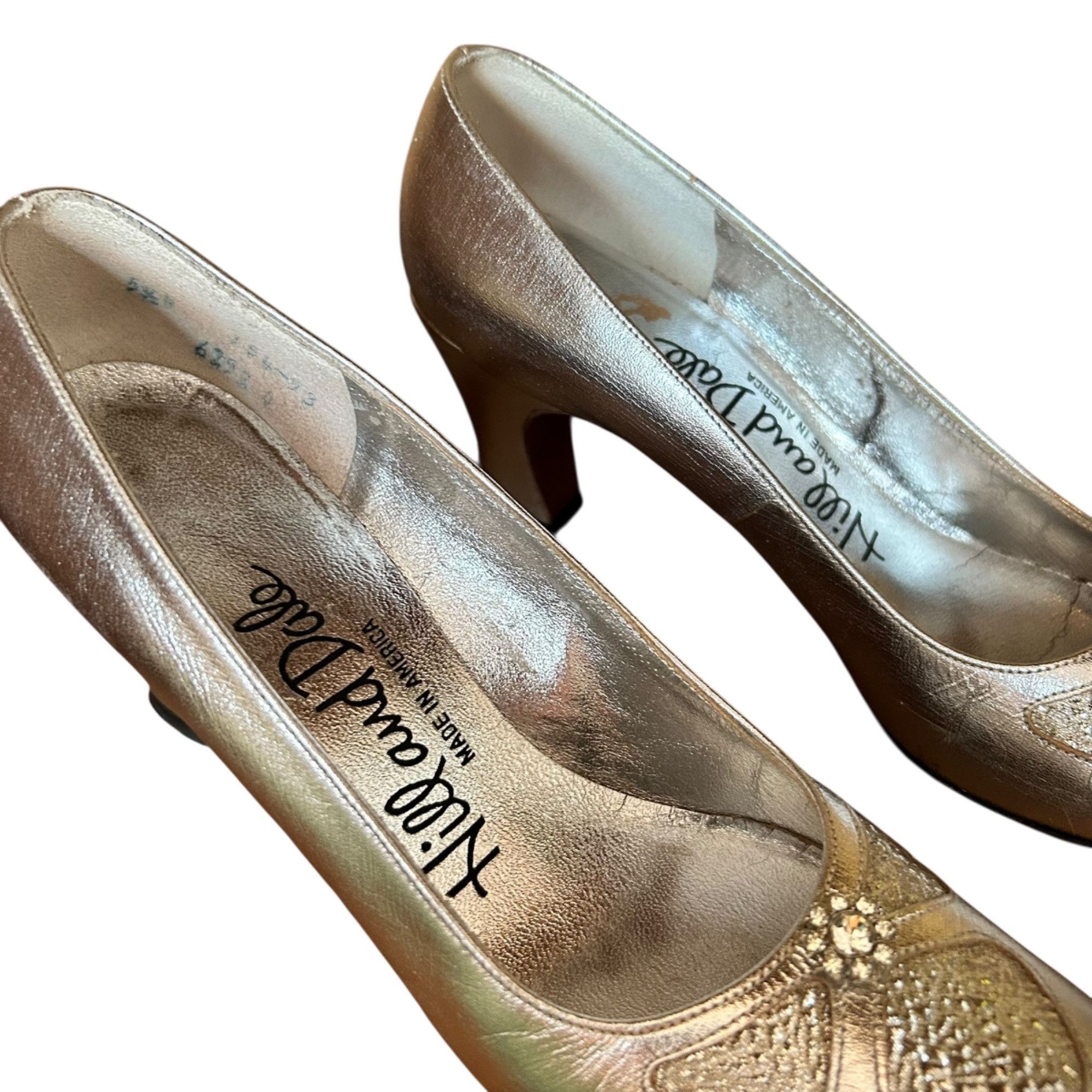 Vintage Vintage Hill and Dale Metallic Silver Pinup Jeweled Pumps Size US 5.5 / IT 35.5 - 4 Thumbnail