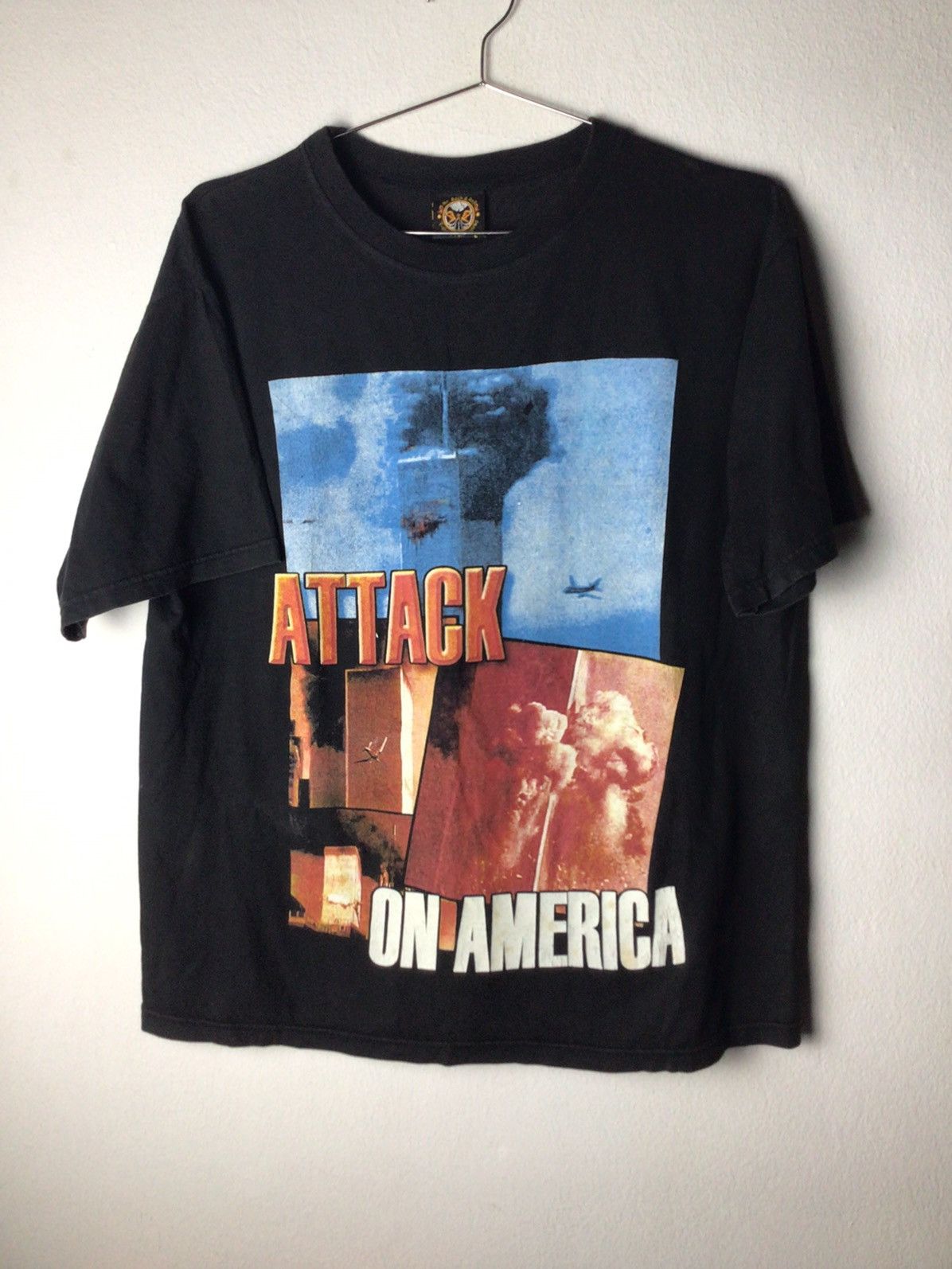 Iceberg × Rap Tees Attack on america 90-00's Size US L / EU 52-54 / 3 - 2 Thumbnail