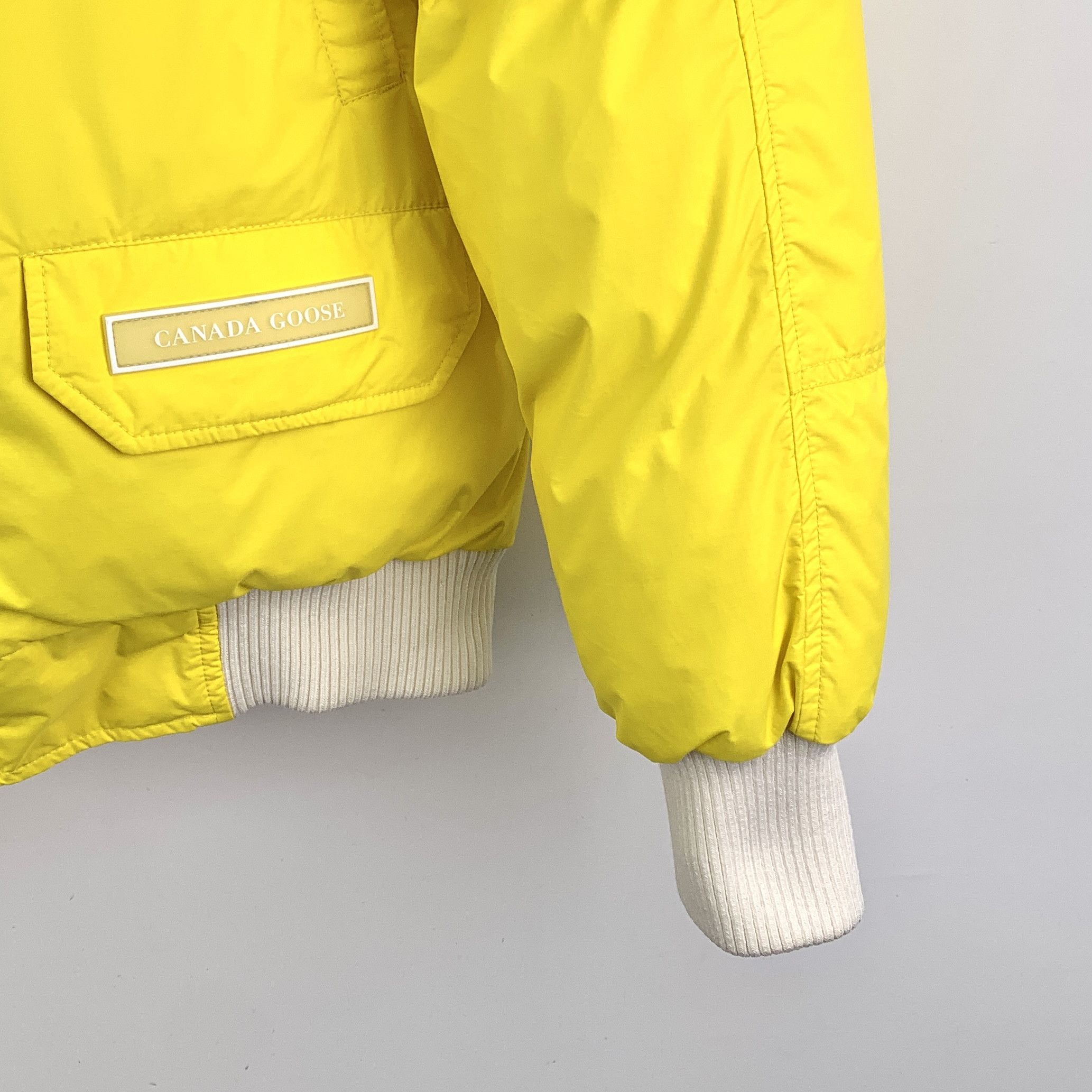 Canada Goose Canada Goose Chilliwack Jacket Yellow (XS) Size US XS / EU 42 / 0 - 4 Thumbnail