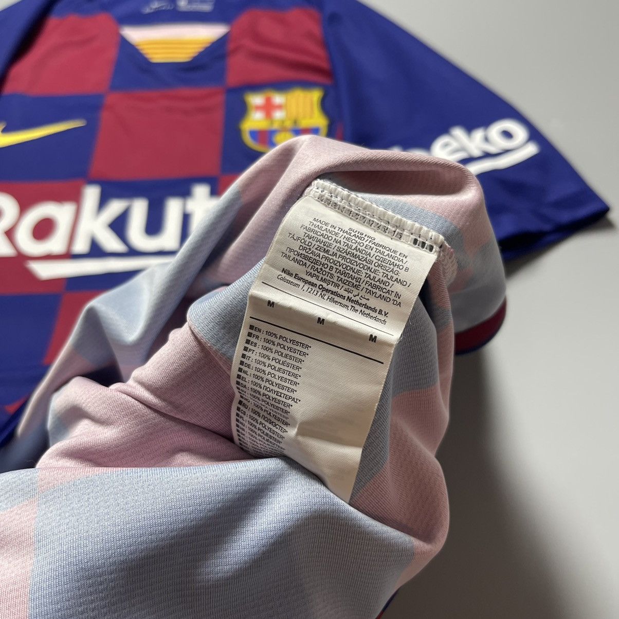 Vintage BARCELONA NIKE 2019/2020 FOOTBALL HOME JERSEY #10 MESSI Size US M / EU 48-50 / 2 - 8 Thumbnail
