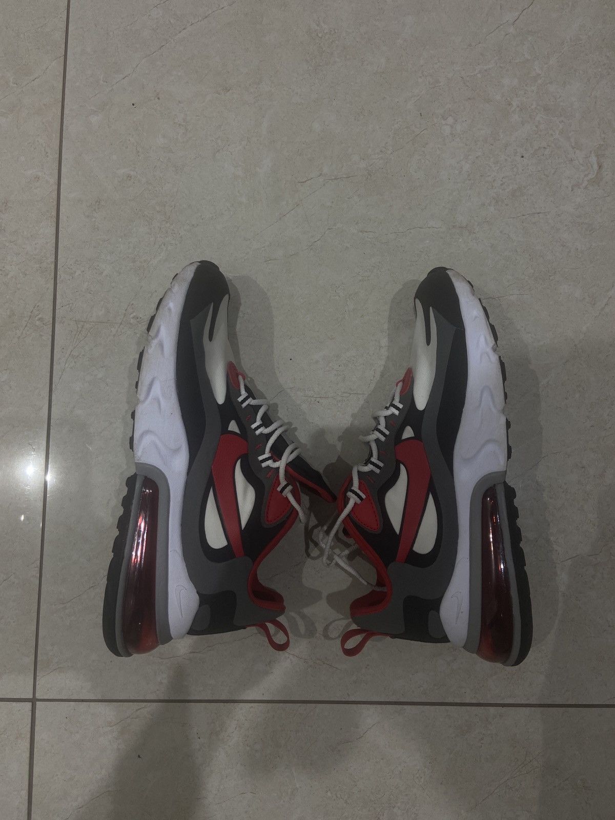 Nike Nike Airmax 270 React Size US 9 / EU 42 - 1 Thumbnail