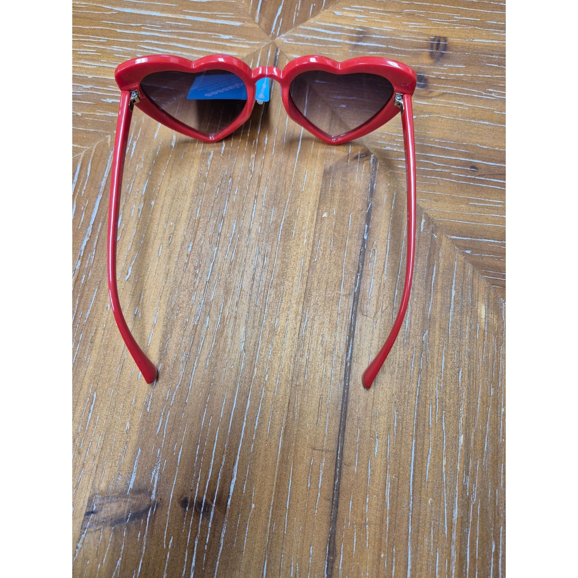 Foster Grant Heart-Shaped Red Sunglasses With 100% UVA/UVB Protection By Size ONE SIZE - 5 Thumbnail