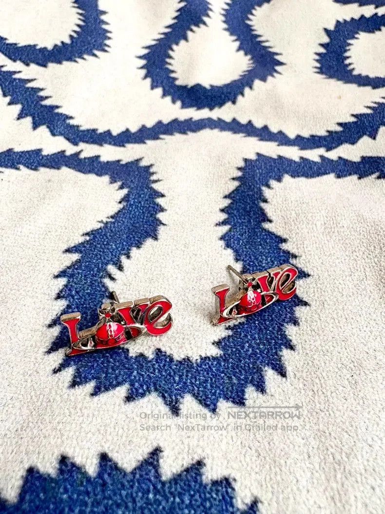 Vivienne Westwood Vivienne Westwood Vintage Pink Enamel Love Earrings. Size ONE SIZE - 2 Thumbnail