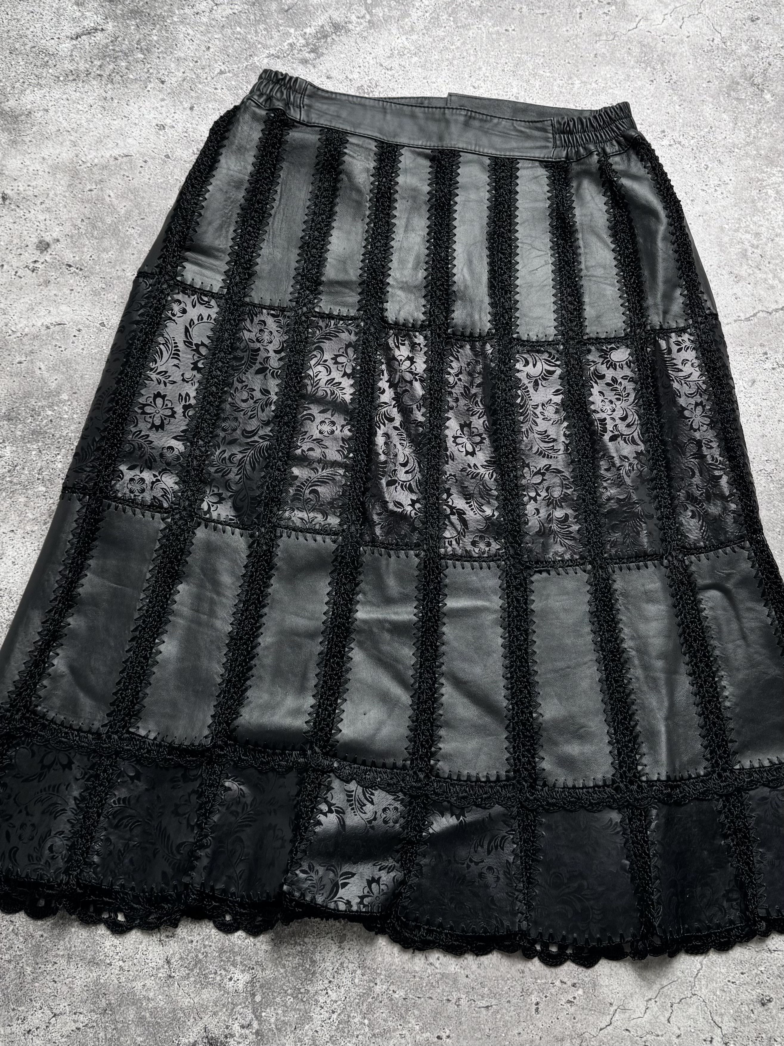 Vintage Vintage Genuine Leather Patchwork Skirt Lace Panel (E8) Size 27" / US 4 / IT 40 - 2 Thumbnail