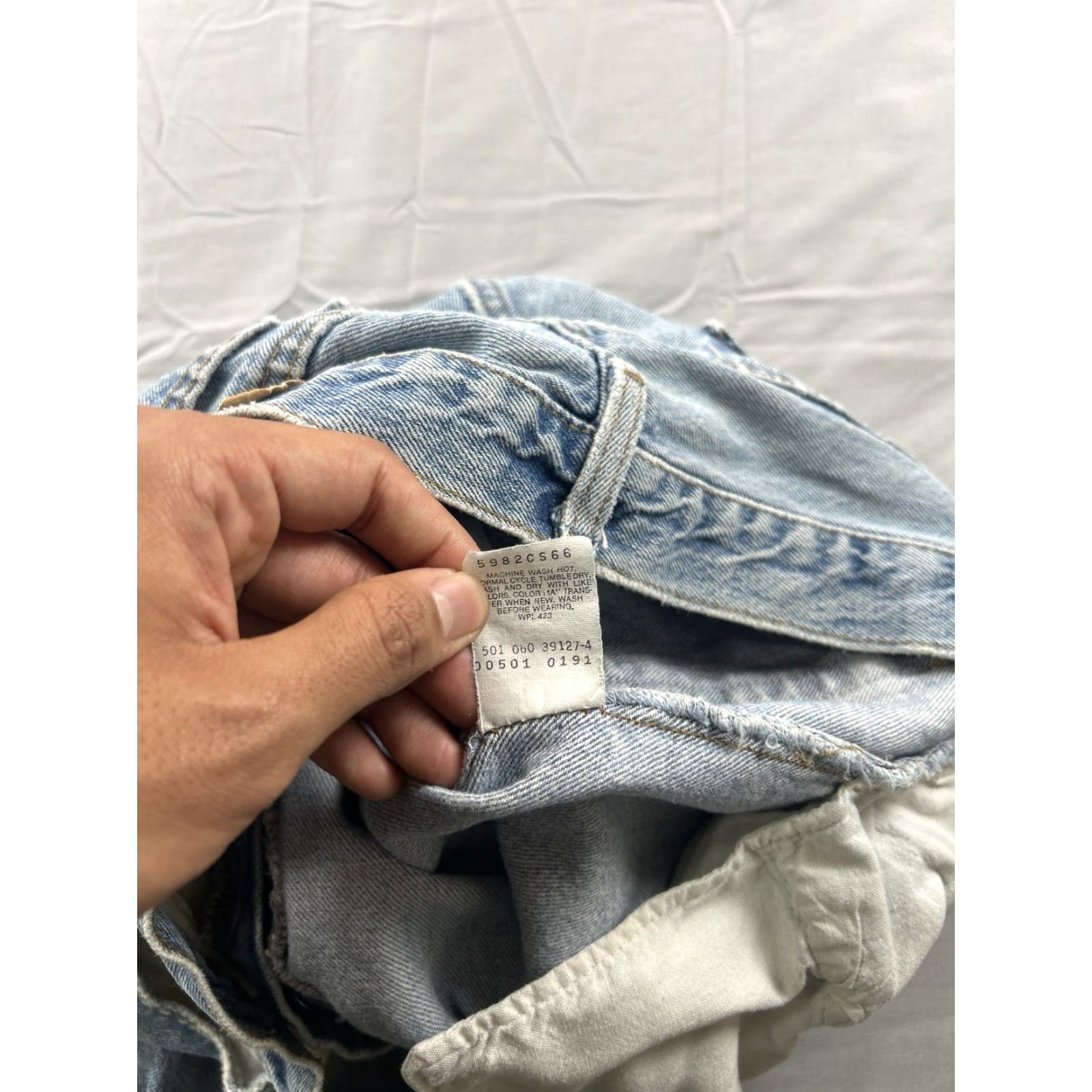 Levi's VINTAGE Levi's 501 Jeans Straight 34 USA Made 90s 34x32 Button Fly Men Blue Size US 34 / EU 50 - 4 Thumbnail