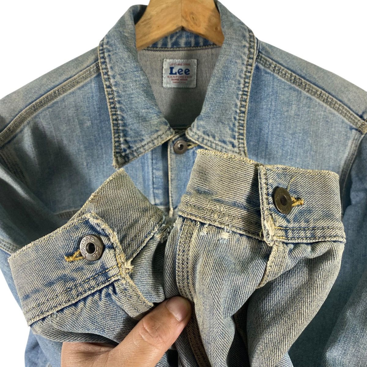 Lee × Levi's Vintage Clothing × Vintage Vintage 90s Lee Cowboy Left Hand Denim Jacket Sanforized Size US M / EU 48-50 / 2 - 7 Thumbnail