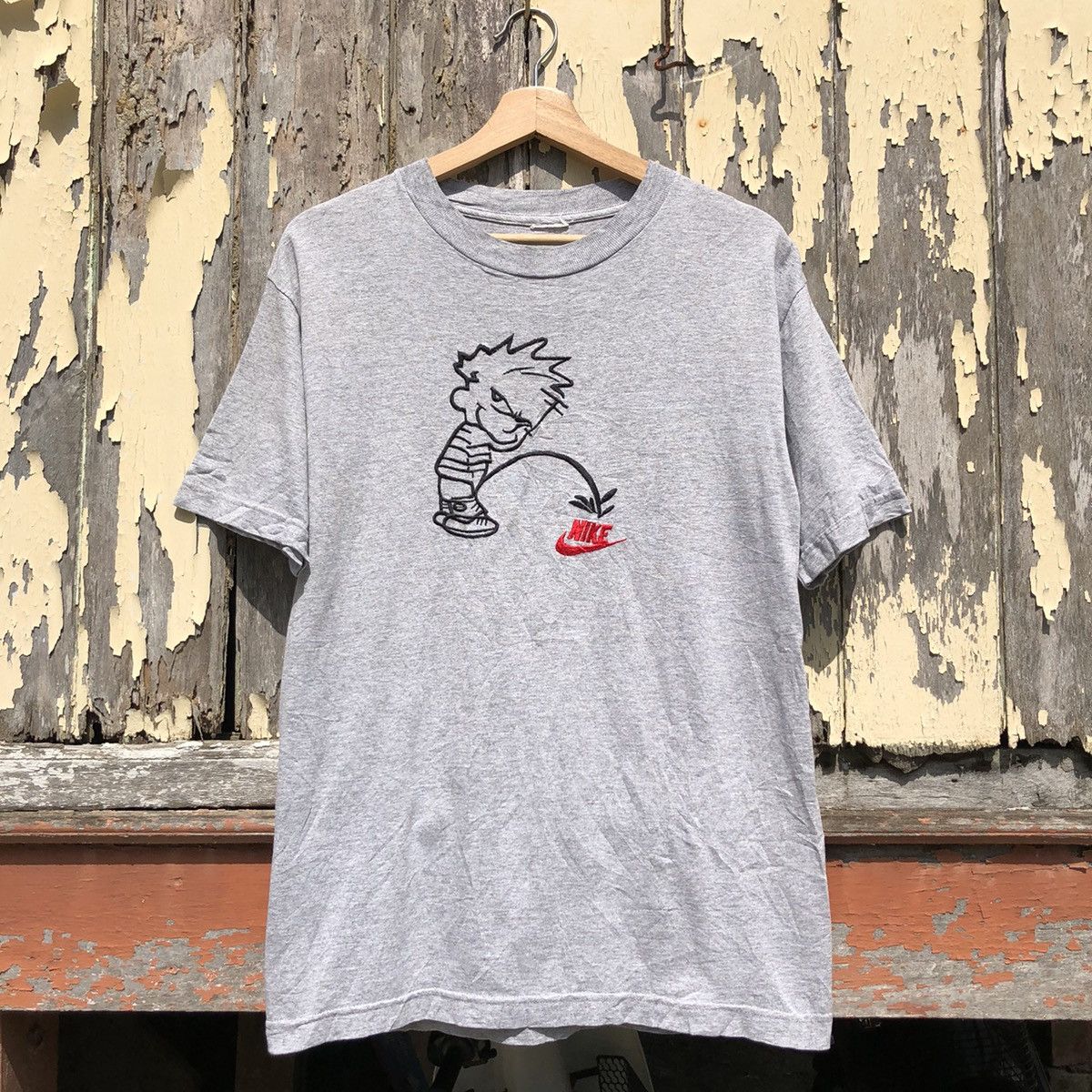 Vintage Vintage 90s Nike Calvin Piss Tshirt Size US M / EU 48-50 / 2 - 1 Thumbnail