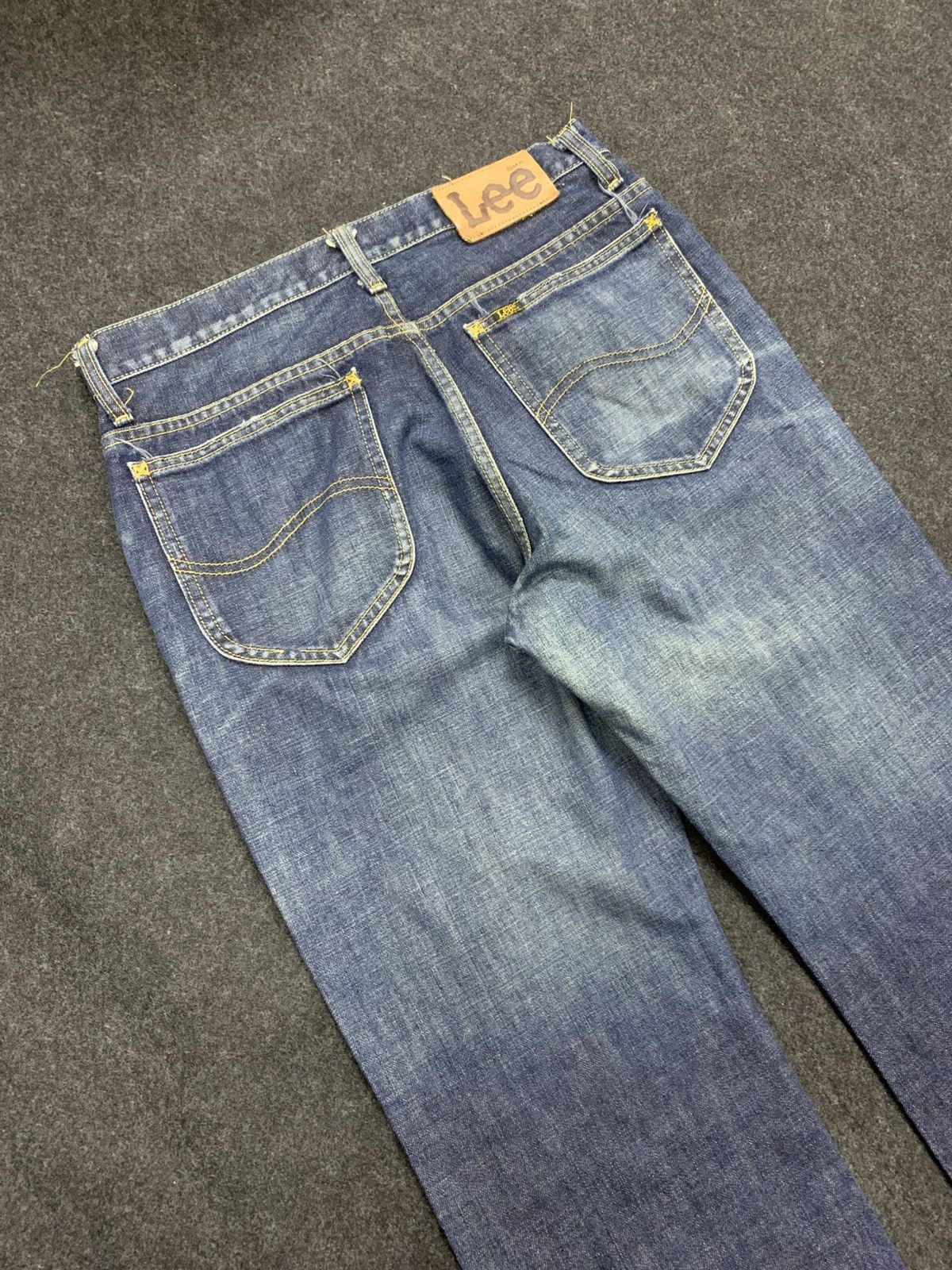 Lee 𝗙𝗟𝗔𝗥𝗘 LEE RIDERS FADE BLUE. Size US 30 / EU 46 - 7 Thumbnail