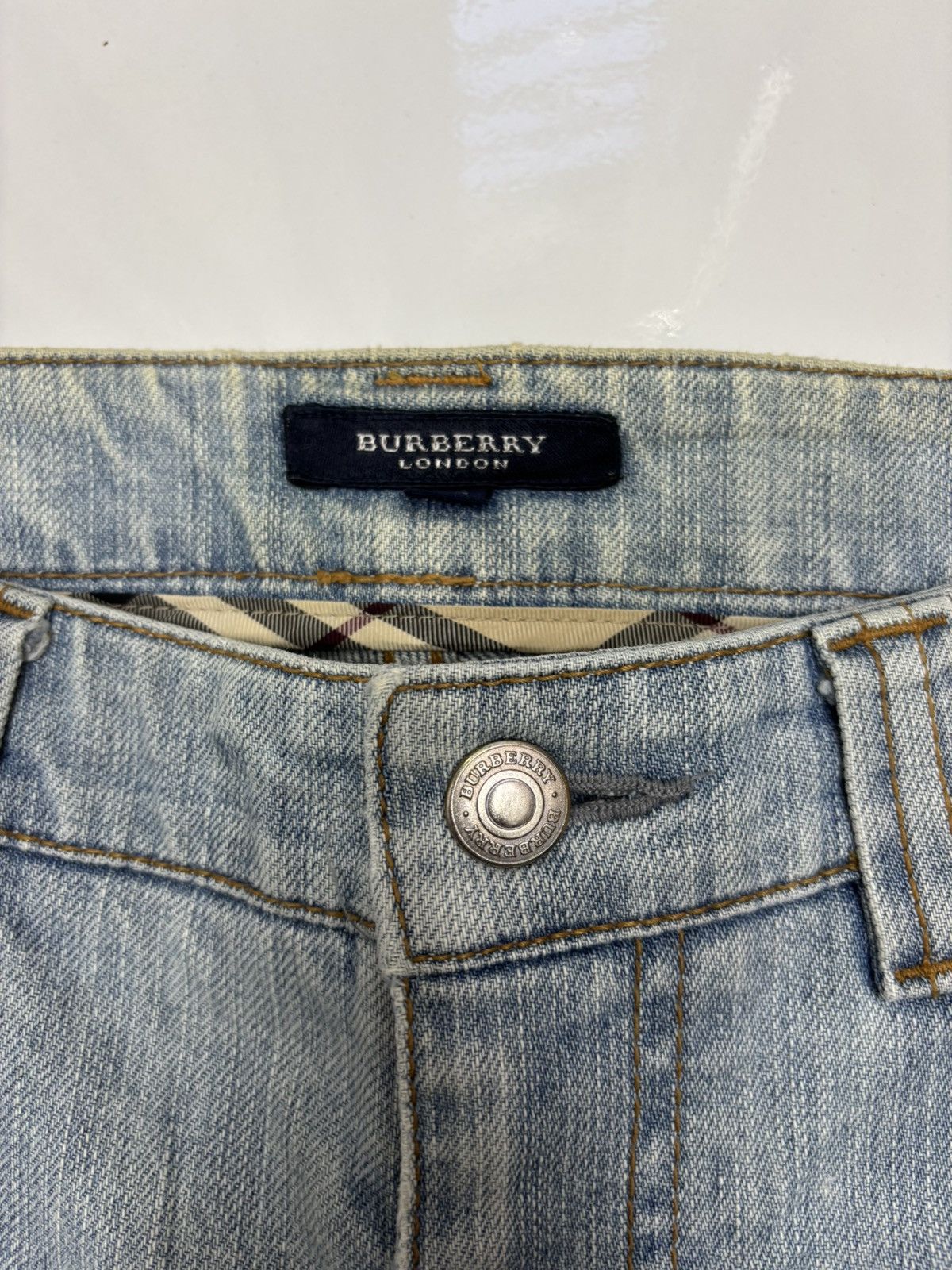 Burberry Burberry Light Acid Wash Bootcut Jeans Size 30" / US 8 / IT 44 - 9 Thumbnail