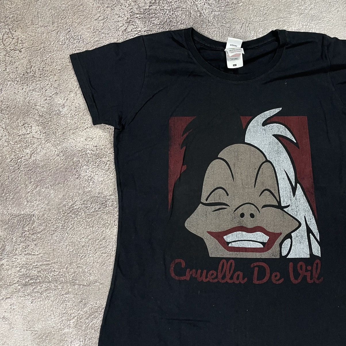 Vintage Vintage Y2K Cruella Devil Graphic Tee Dark Grunge Baggy L Size US L / EU 52-54 / 3 - 2 Thumbnail