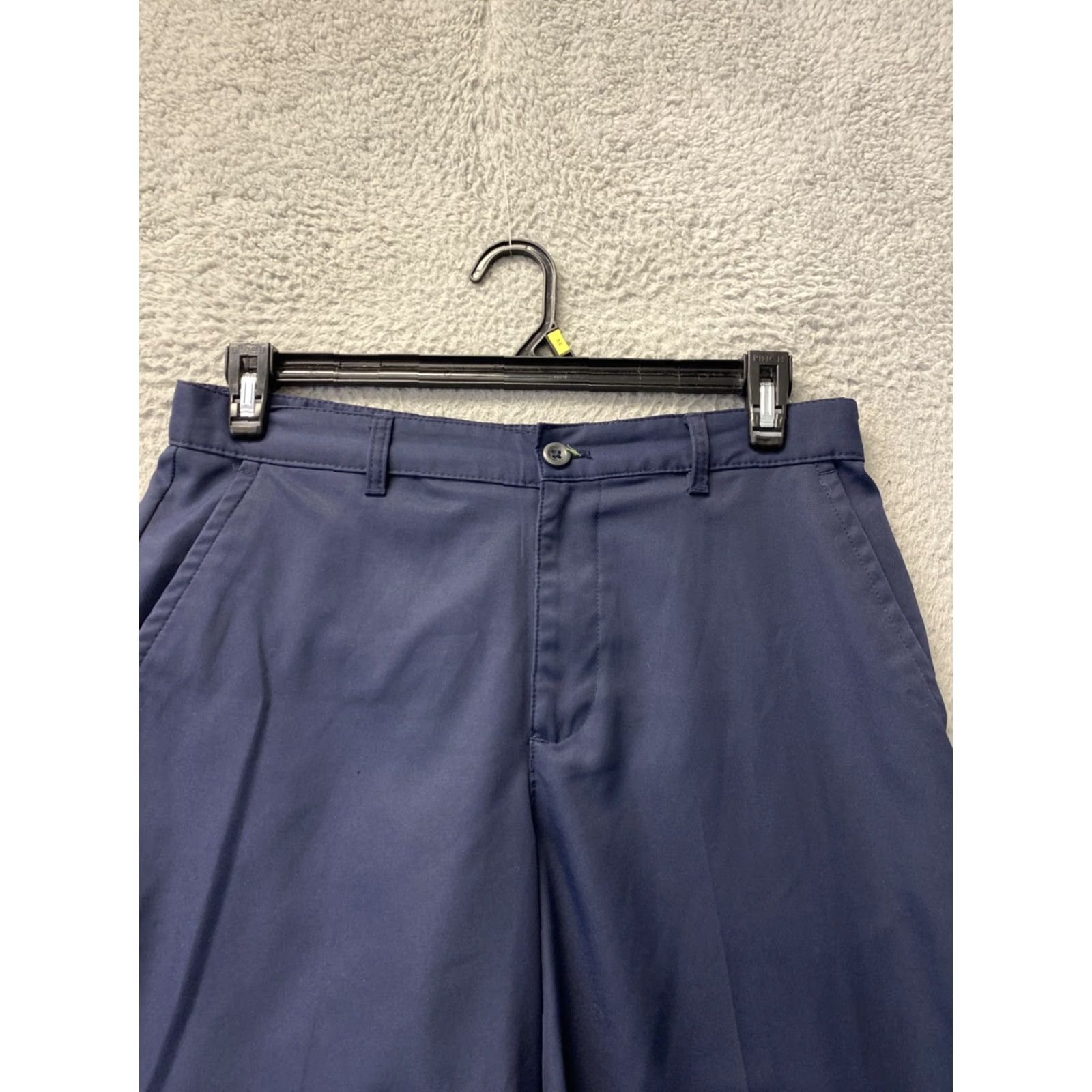 Izod IZOD Golf Navy Blue Shorts Mens 32 Straight Fit / 125-19 Brand IZOD Size US 32 / EU 48 - 2 Thumbnail