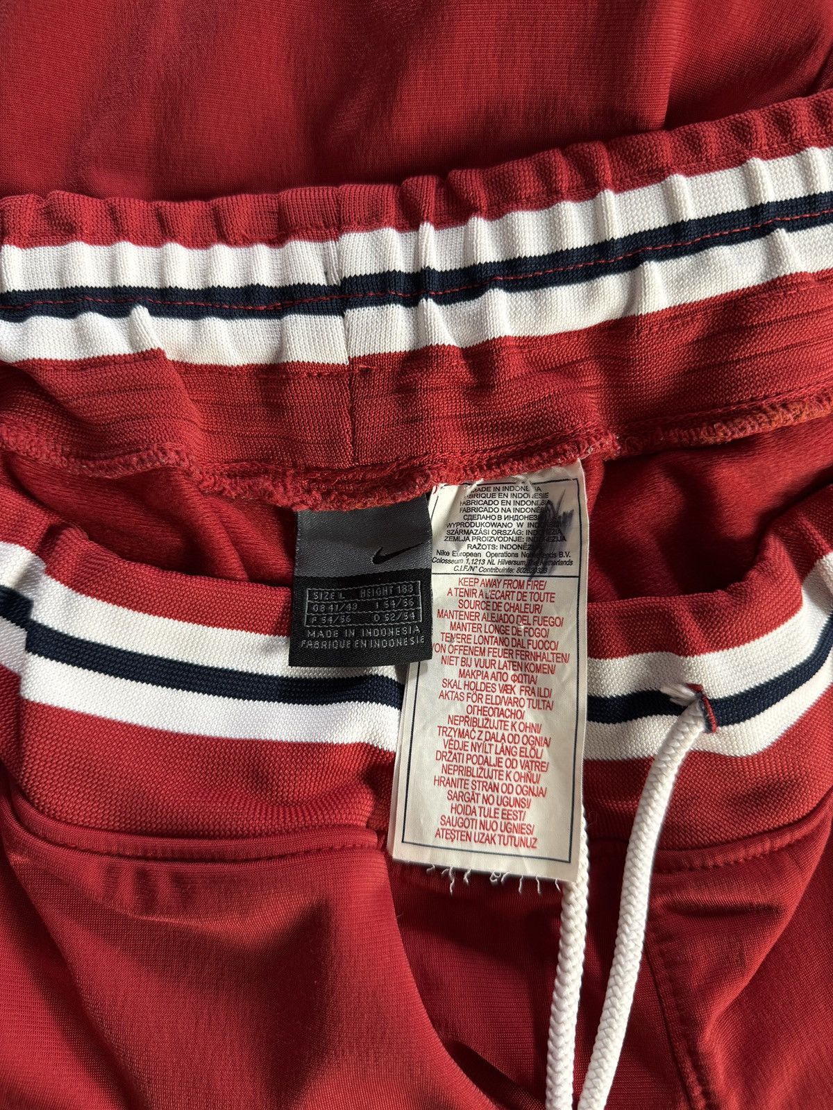 Nike Nike Track Pants Vintage Retro 90s Trousers Snap Hem Size L Size US 36 / EU 52 - 8 Thumbnail
