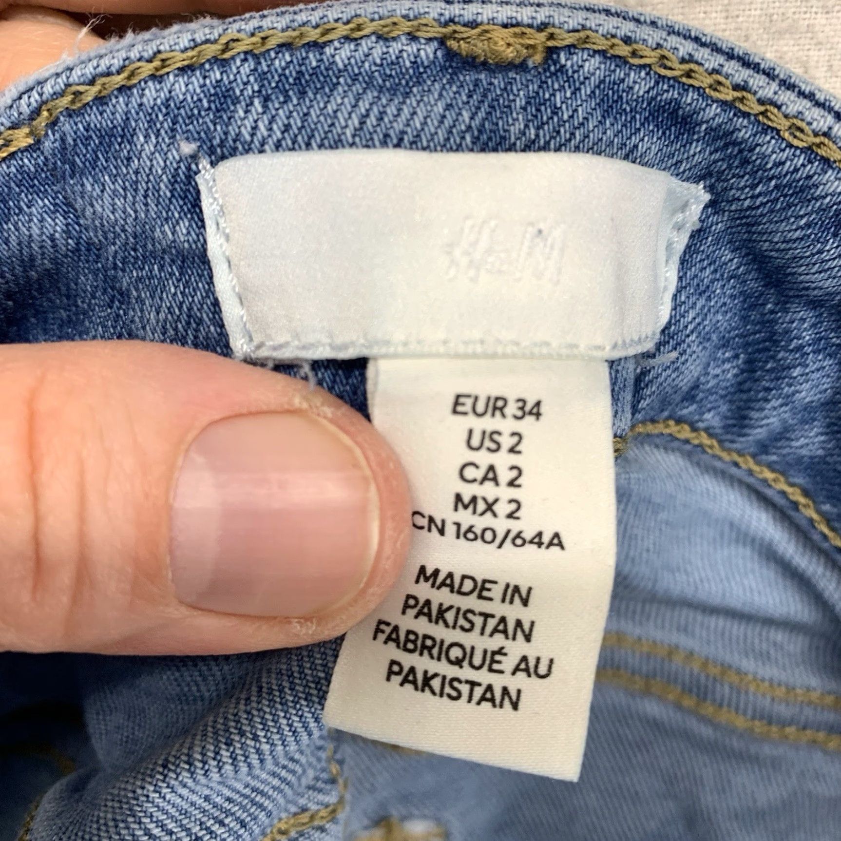H&M VINTAGE H&M Women's Denim Shorts Cut-Off High Rise 5-Pocket Blue Raw Hem Casual Size 26" / US 2 / IT 38 - 3 Thumbnail