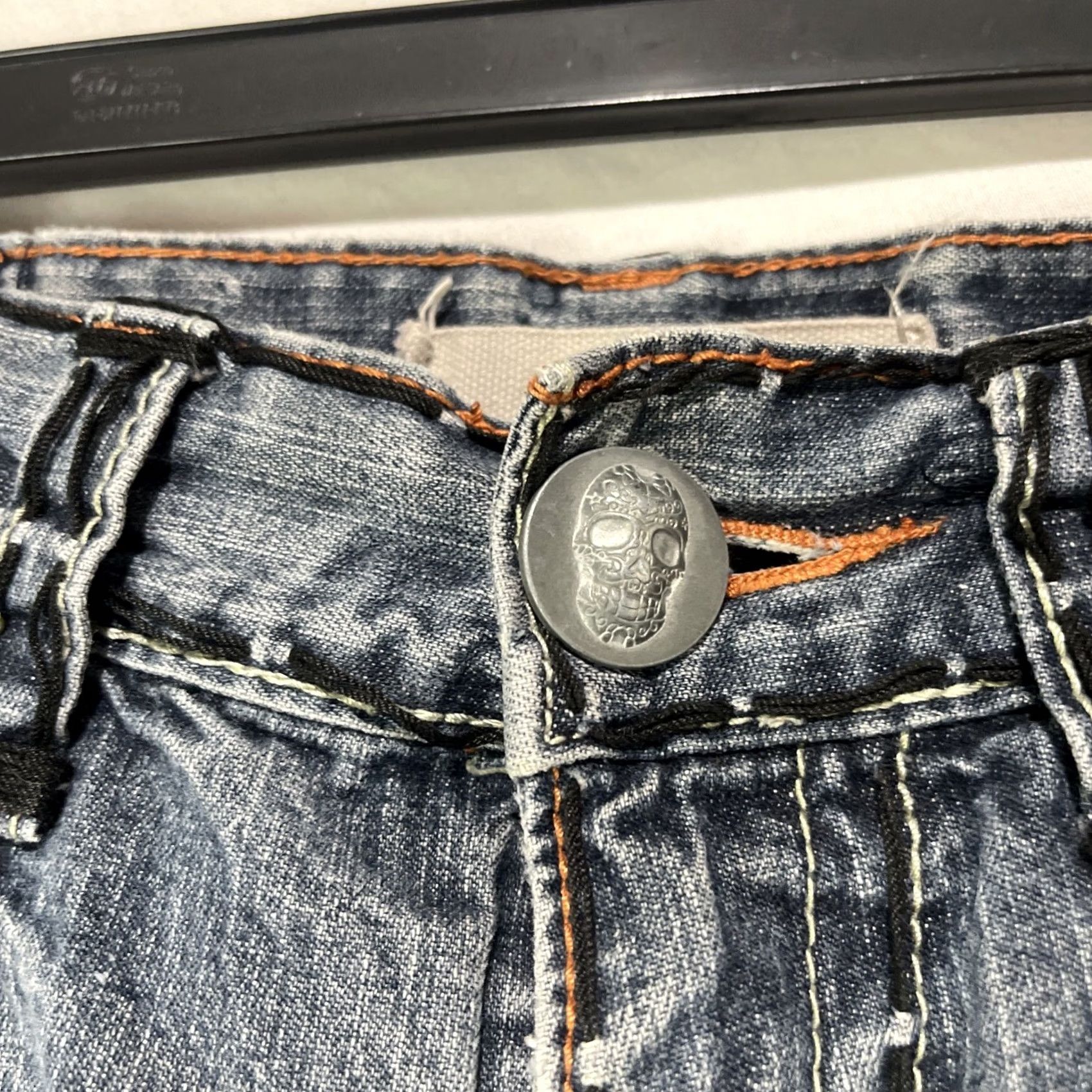 Vintage Laguna Beach Jeans Mens 32 Skull Button Stitched Blue Denim Distressed Zip Flat Jeans Distressed Skull 5-Pocket Men Size US 32 / EU 48 - 7 Thumbnail