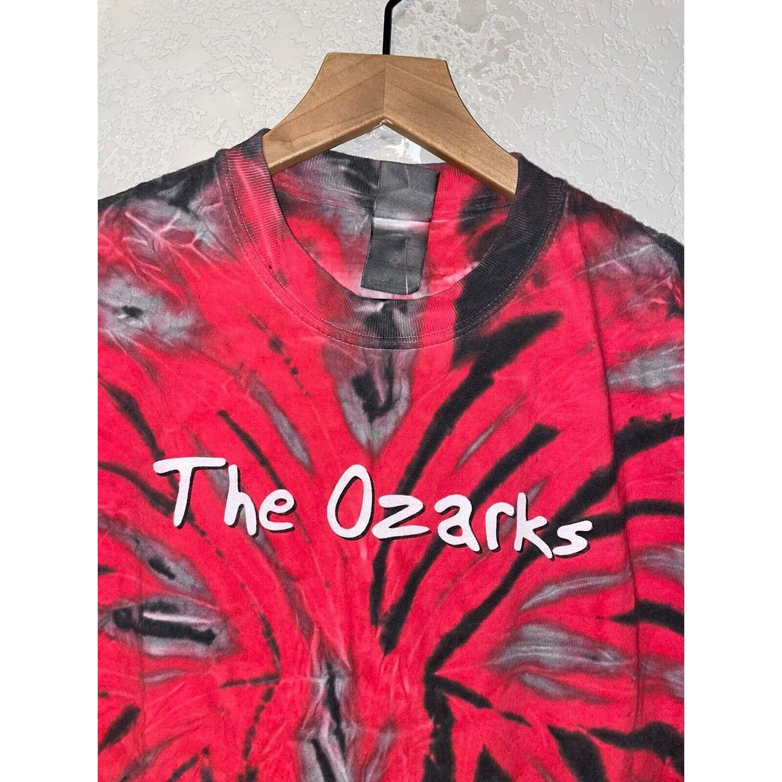 Gildan Vintage The Ozarks Shirt Red Black Tie Dye Tee 2000s Medium Size US M / EU 48-50 / 2 - 2 Thumbnail