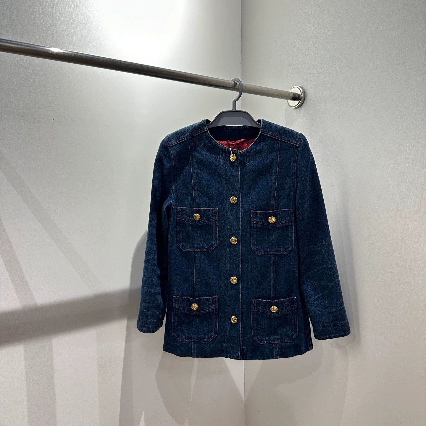Gucci Gucci Apr772 GG Gold Buckle 4-Pocket Denim Jacket 38 Size XS / US 0-2 / IT 36-38 - 1 Thumbnail
