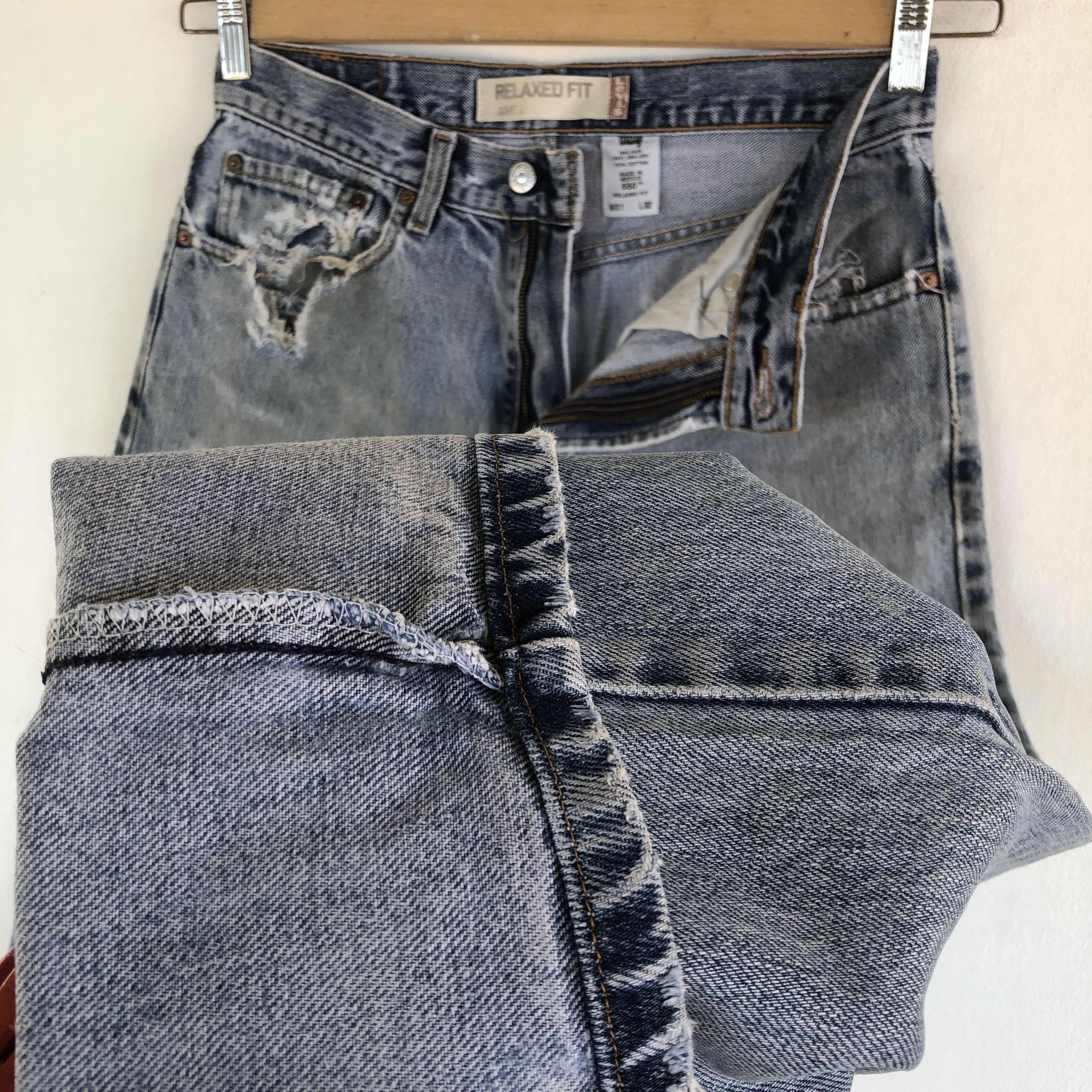 Levi's Vintage Distressed Levis 550 Jeans Levi's Light Wash Denim Size 28" / US 6 / IT 42 - 7 Thumbnail