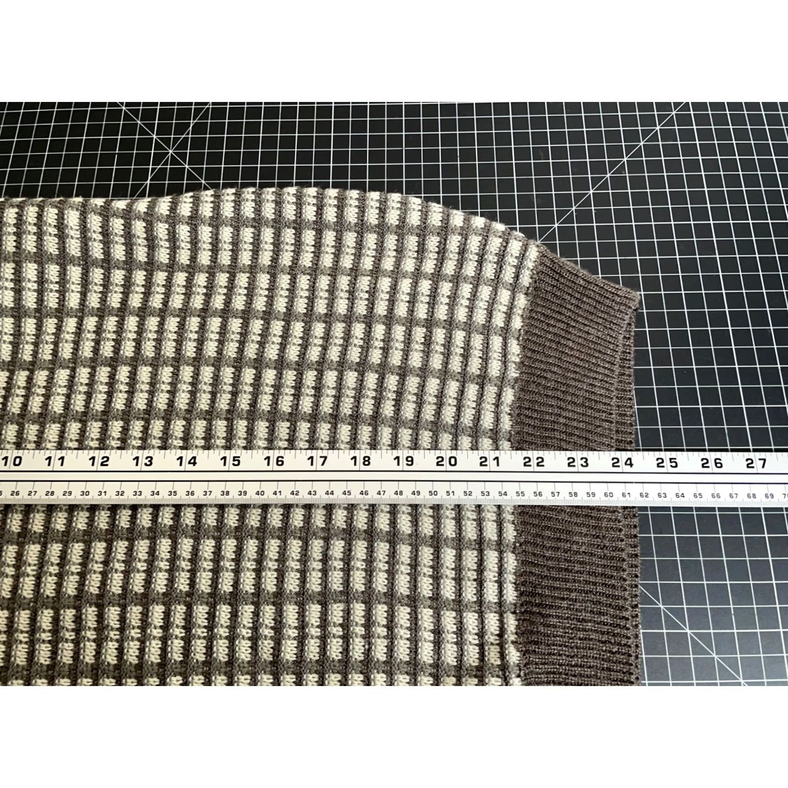 Van Heusen VINTAGE Van Heusen Sweater Mens Large Beige Gray Textured Grid Pattern Dad Style Crew Neck Pullover Knit Size US L / EU 52-54 / 3 - 6 Thumbnail