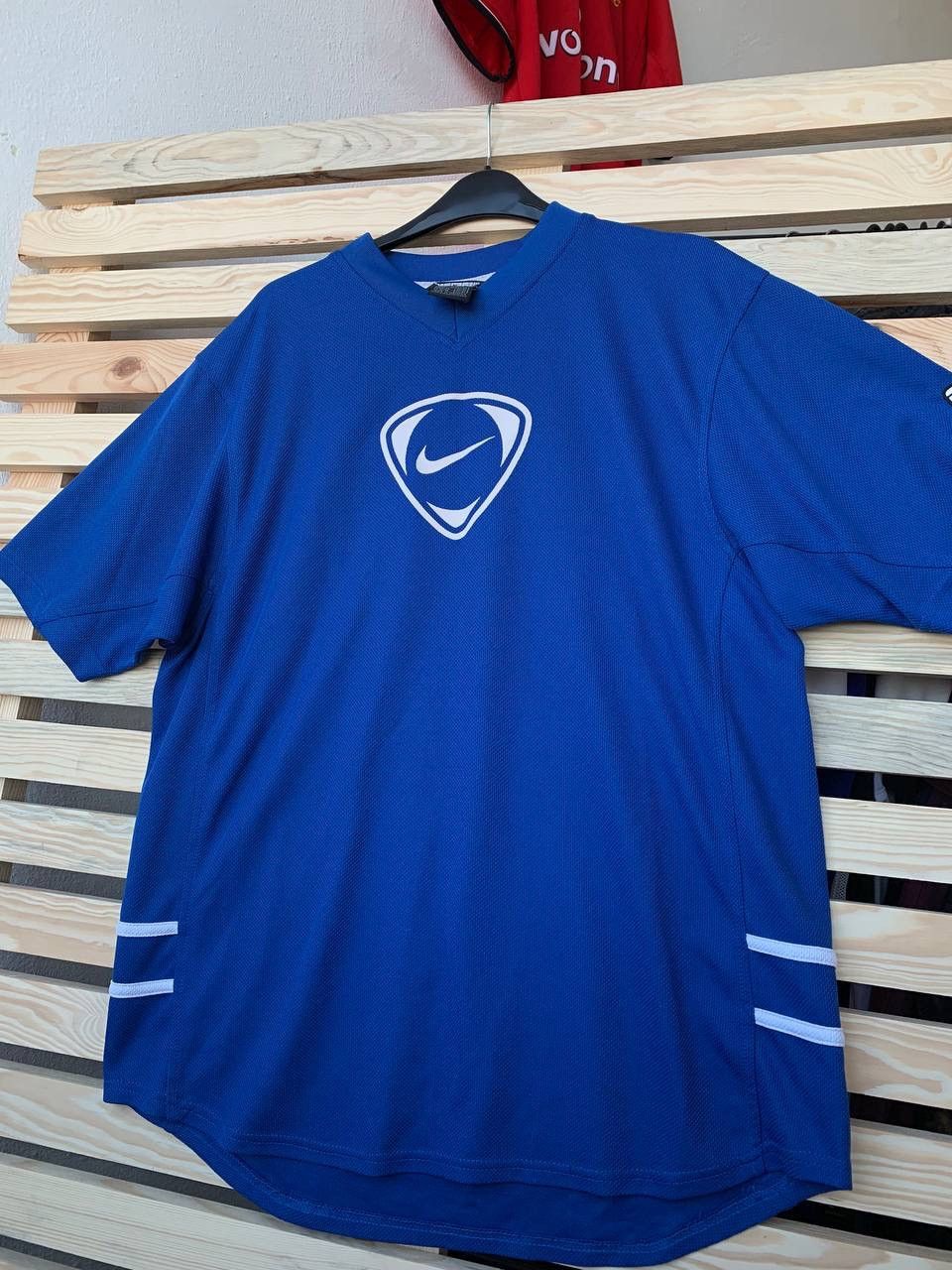 Nike × Vintage Vintage Y2K Nike Big Logo Tee Size US L / EU 52-54 / 3 - 8 Thumbnail