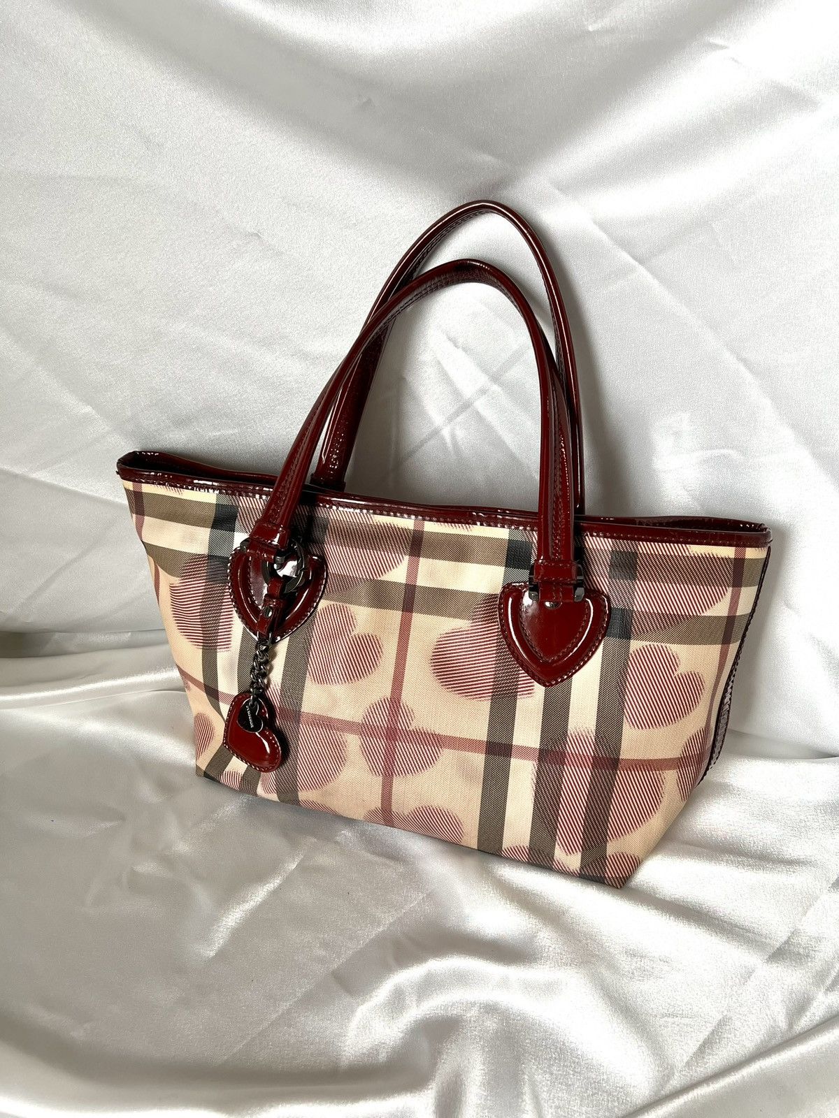 Burberry Burberry Heart Check Tote – Burgundy Red Size ONE SIZE - 19 Thumbnail