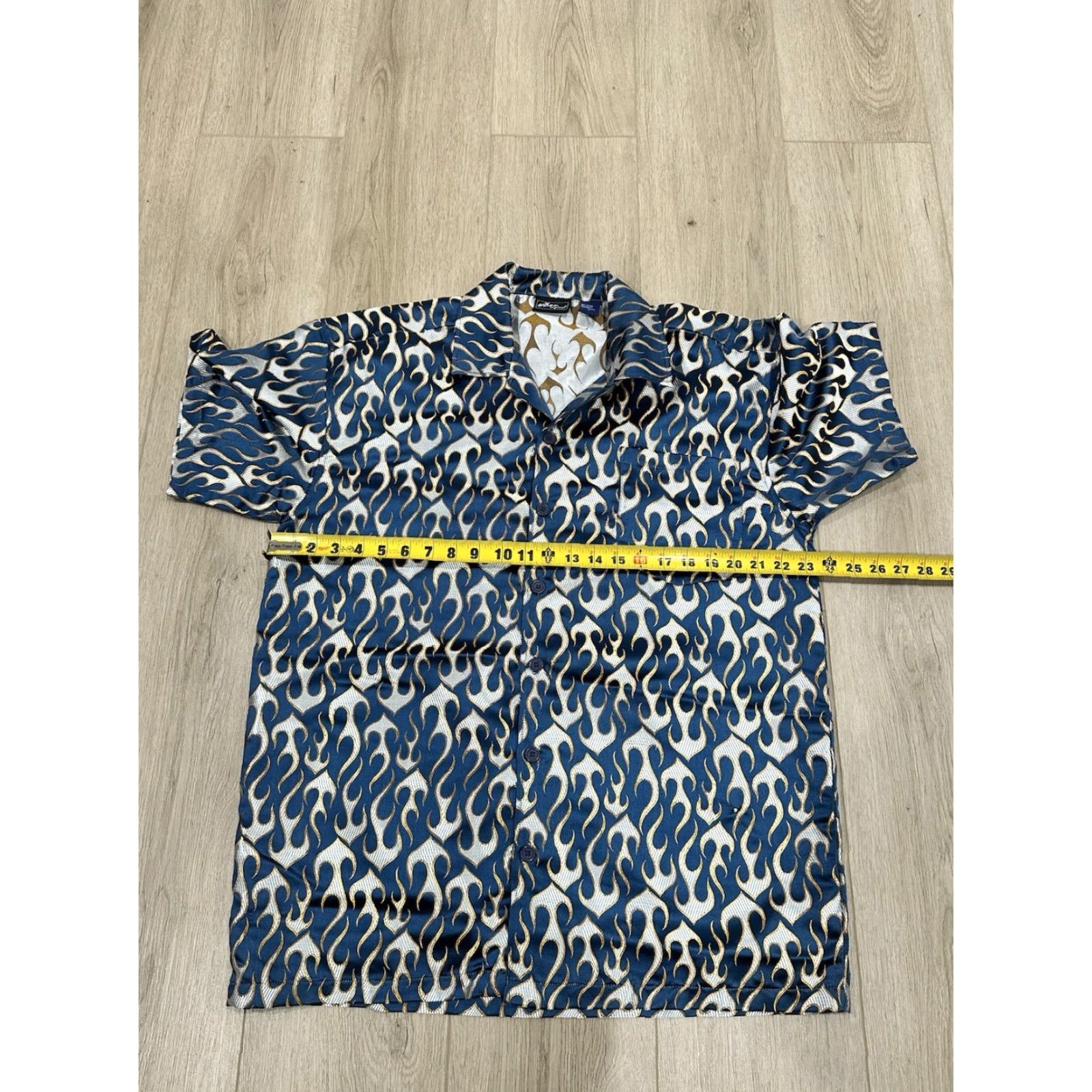 Vintage VINTAGE Hoax Original Flame Shirt L Men Blue 90s Club Rayon Button-Up Collared Short Sleeve Fires"} Size US L / EU 52-54 / 3 - 6 Thumbnail