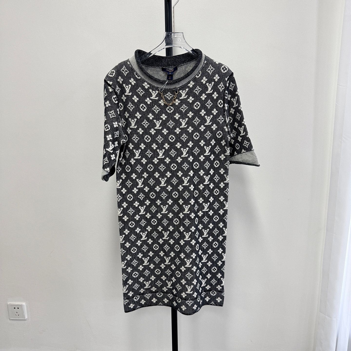 Louis Vuitton Louis Vuitton Monogram Knit Dress Size XS Size XS / US 0-2 / IT 36-38 - 1 Thumbnail