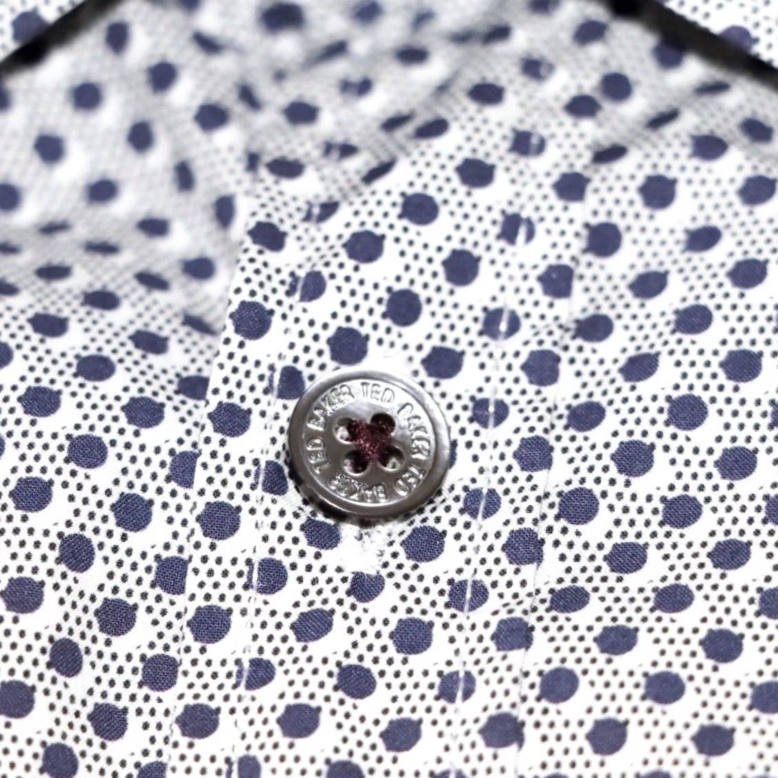 Ted Baker Ted Baker Dotbiz Shirt Navy White Dotted Button-Down Mens L VGC Button Up Casual Formal Jacket Style Shirt Size US L / EU 52-54 / 3 - 5 Thumbnail