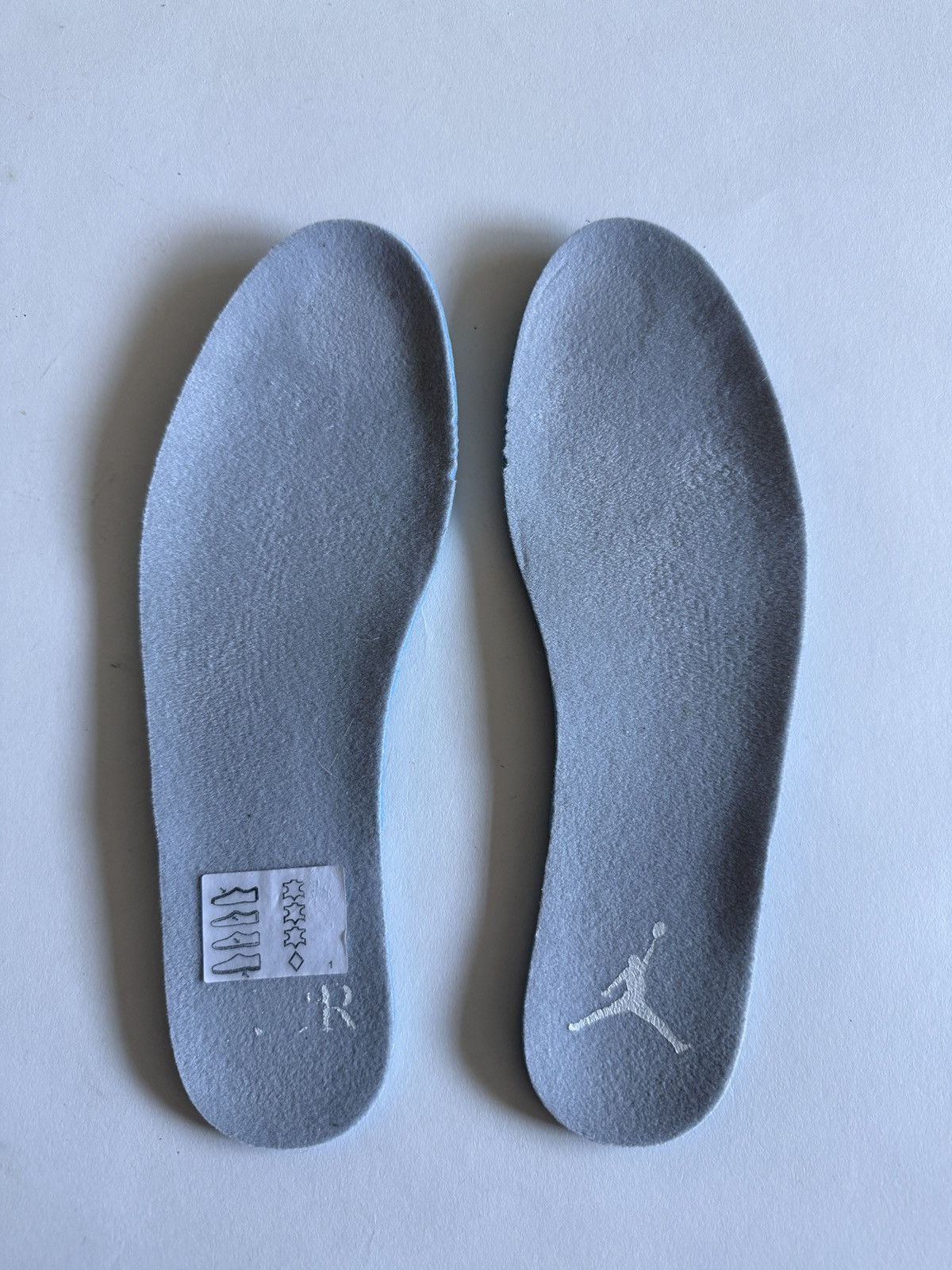 Dior × Jordan Brand Dior x Air Jordan 1 High Size US 9 / EU 42 - 18 Thumbnail
