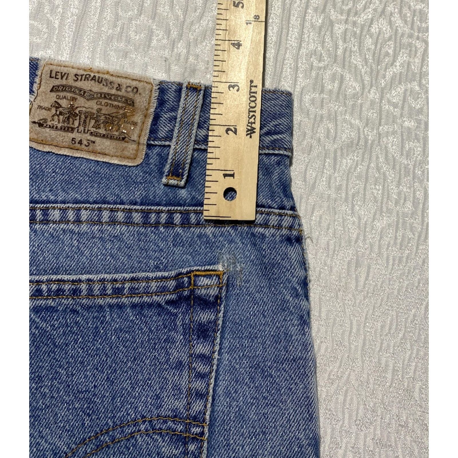 Levi's VINTAGE Levi's 545 Jeans Mens 46x30 Medium Wash Loose Fit Straight Leg Denim 5-Pocket Design Blue Cotton Relaxed 100% Zip fly Jeans Mens Size US 30 / EU 46 - 5 Thumbnail
