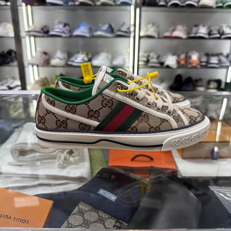 Gucci Gucci 1977 Logo Sneakers Size 36-2506 Size US 6 / IT 36 - 2 Thumbnail