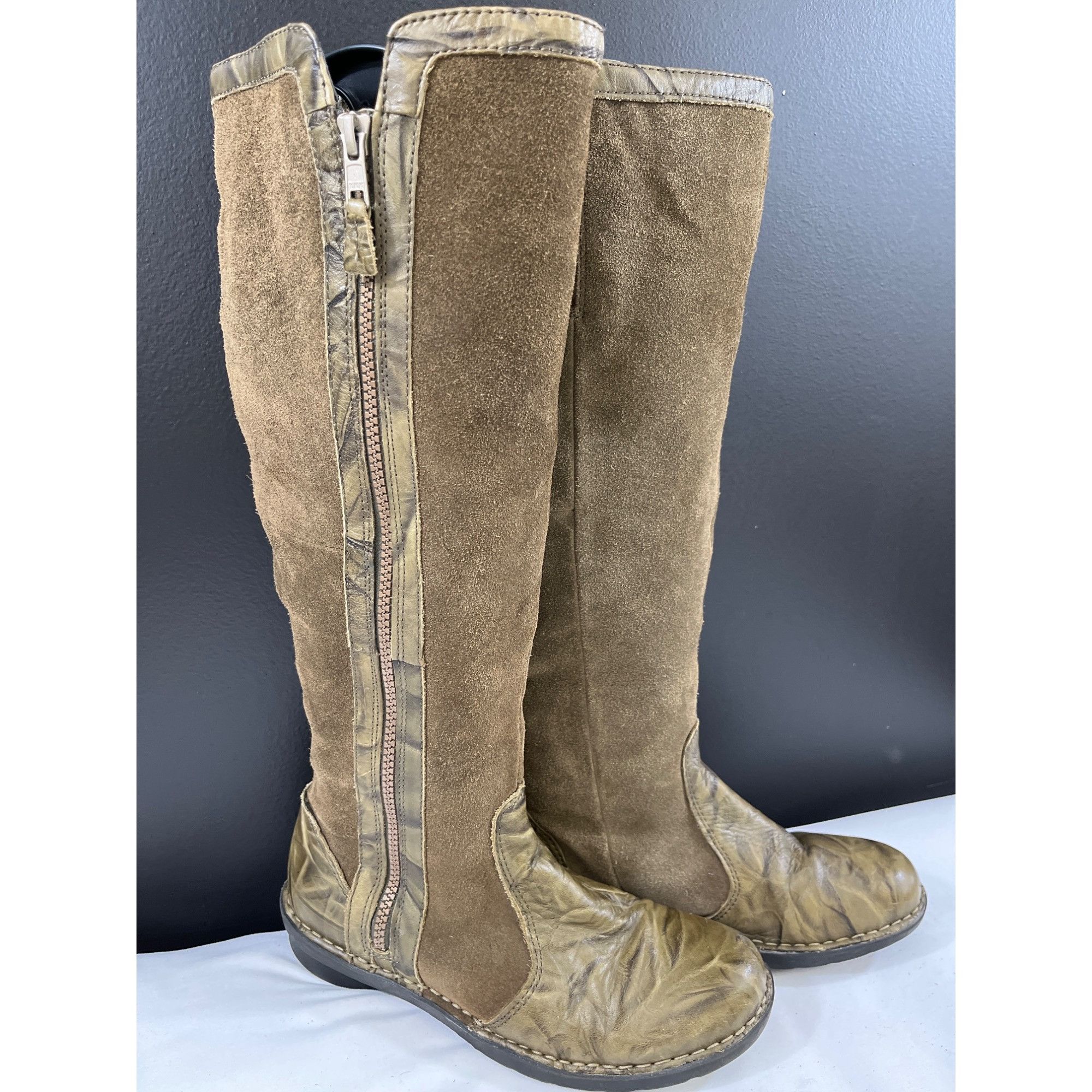 Clarks boots womens green deals