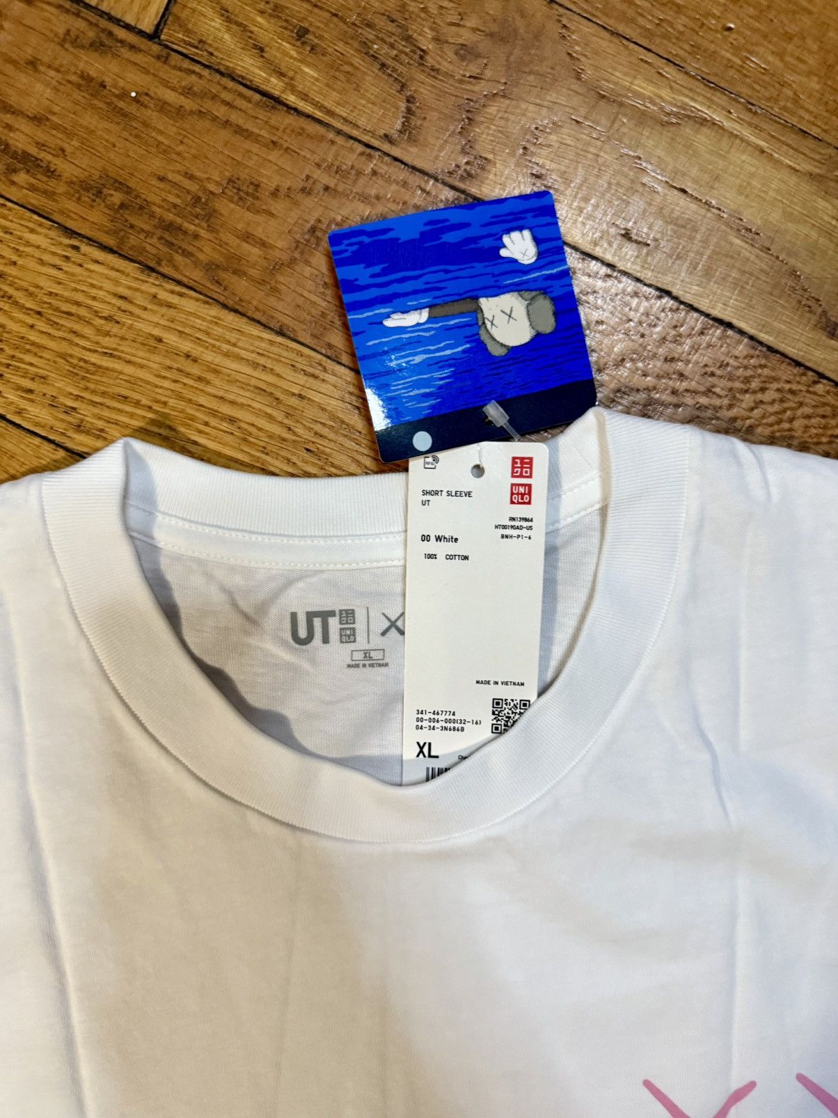 Kaws × Uniqlo Kaws x Uniglo t-shirt Size US XL / EU 56 / 4 - 3 Thumbnail