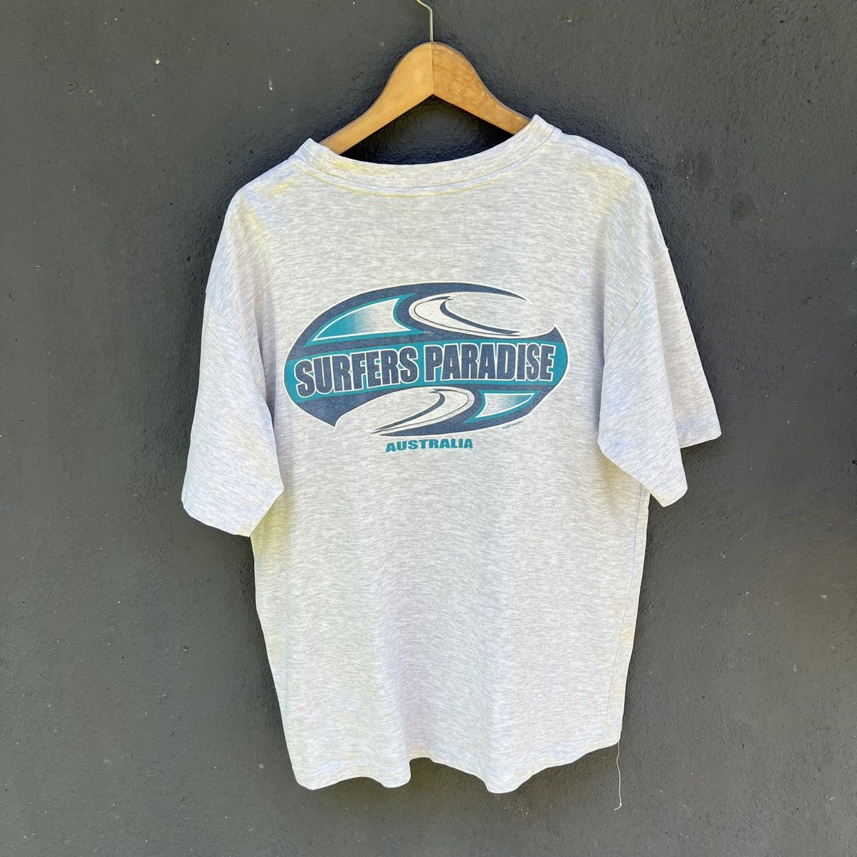 Sun Surf Thrashed Vintage 90s Surfers Paradise Surfing Brand Tee Size US L / EU 52-54 / 3 - 1 Thumbnail