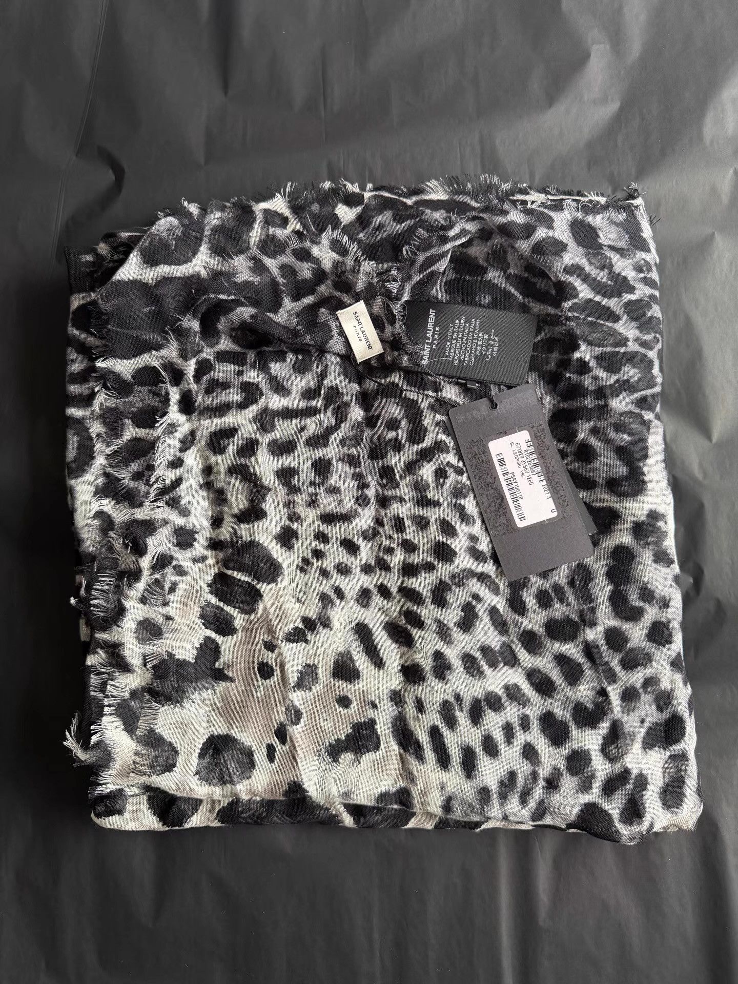 Saint Laurent Paris Saint Laurent leopard print shawl Ｑ23 Size US M / EU 48-50 / 2 - 1 Thumbnail