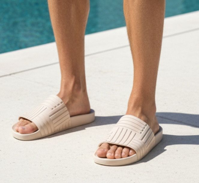 Bottega Veneta Bottega veneta 630039 Men's Off-white Rubber Slip-on Sandals Size US 8 / EU 41 - 1 Thumbnail