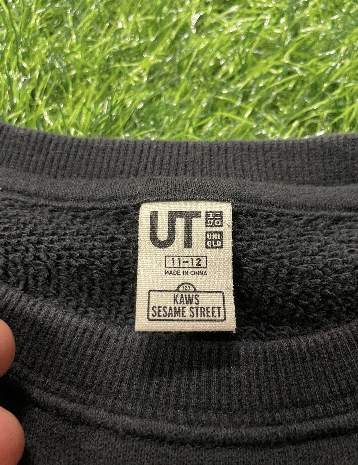 Kaws Kaws Uniqlo Sesame Street Crewneck Size 11-12 Years Size US XXS / EU 40 - 3 Thumbnail