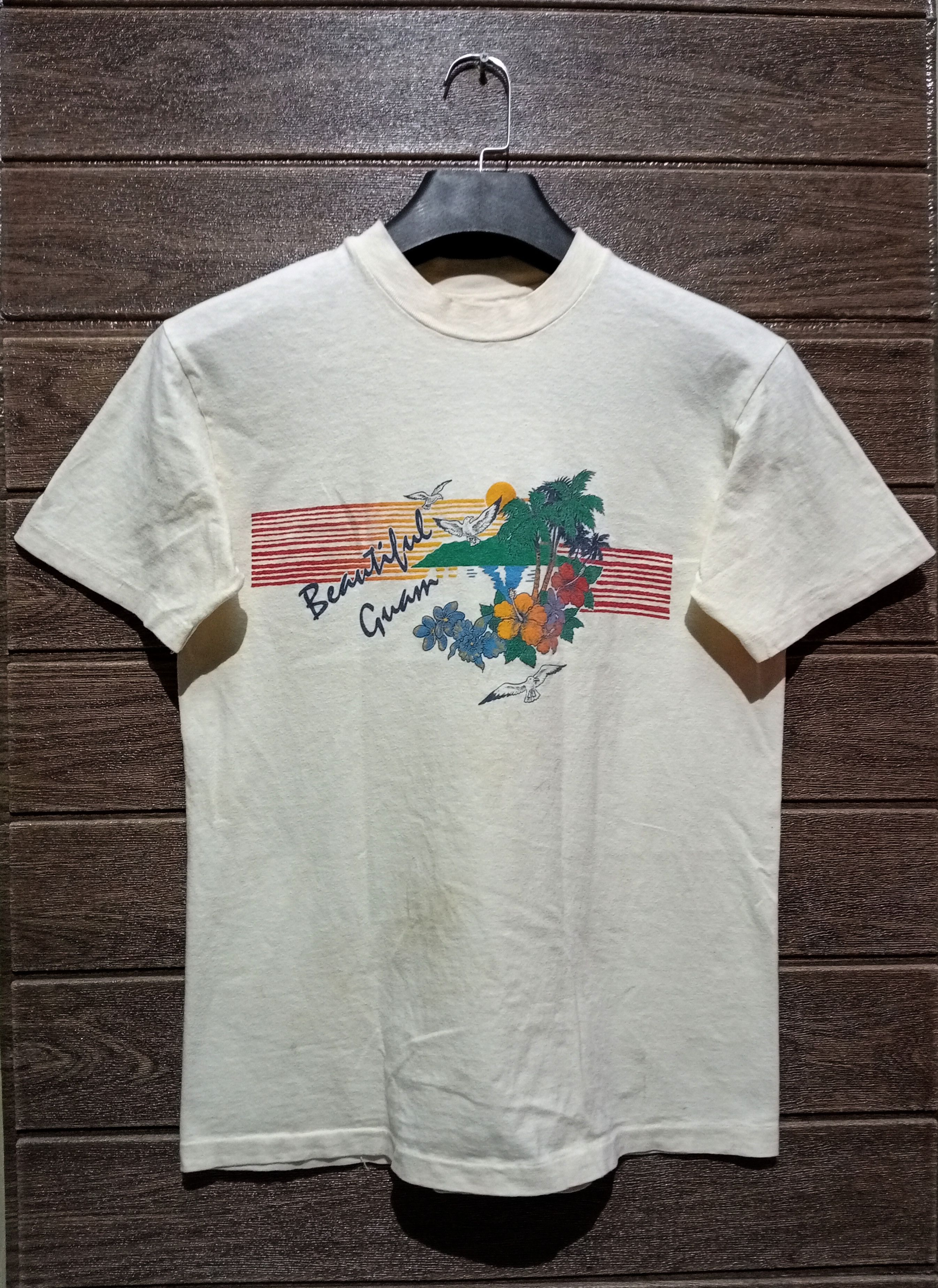 Vintage Vintage '90s Hanes Single Stitch Beautiful Guam Tee, USA Size US M / EU 48-50 / 2 - 1 Thumbnail