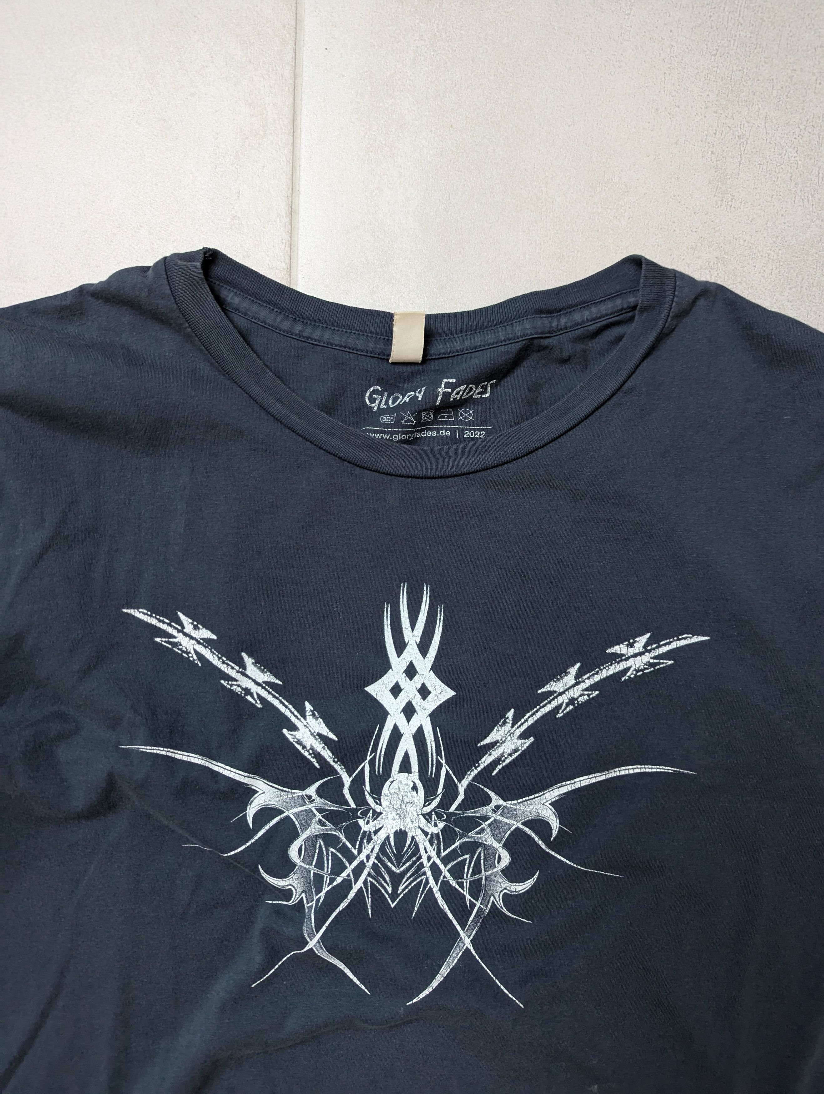 Other Vintage Y2K graphic T-shirt Size US XL / EU 56 / 4 - 2 Thumbnail