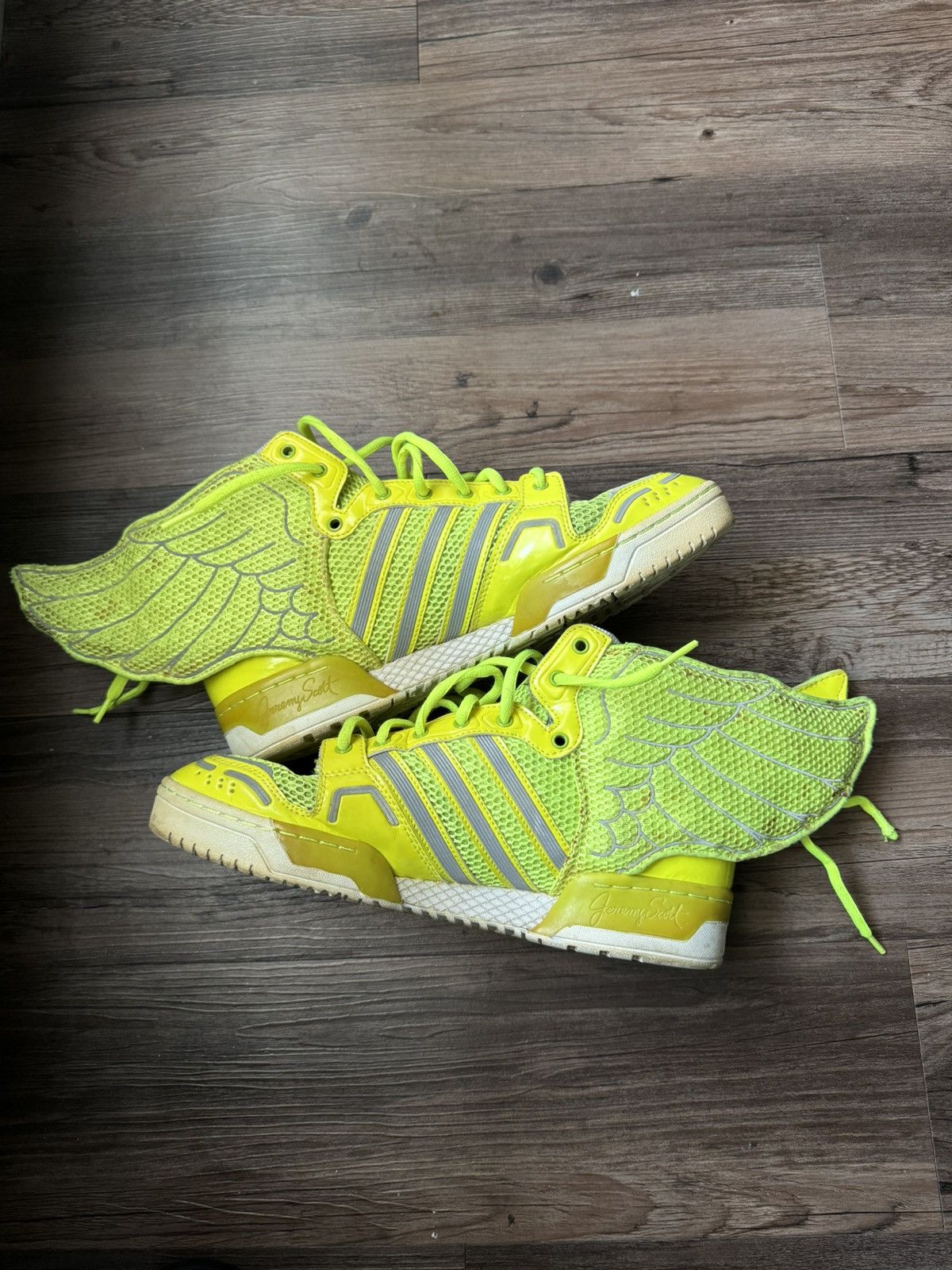 Adidas × Jeremy Scott Adidas Jeremy Scott 2.0 Wings Neon Size US 12 / EU 45 - 2 Thumbnail