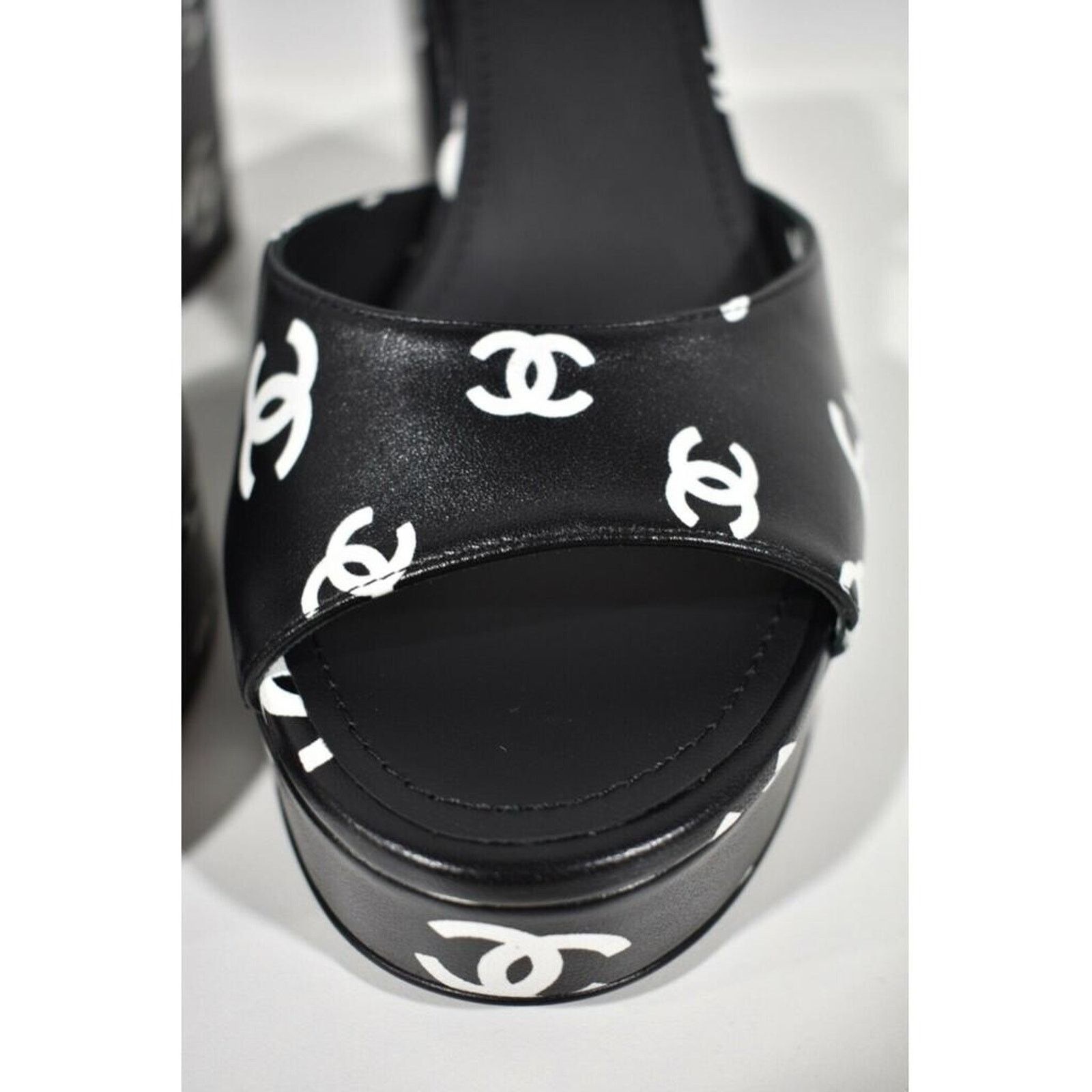 Chanel Chanel Lambskin CC Logo Platform Strap Block Heel Sandal 42 Size US 12 / IT 42 - 6 Thumbnail