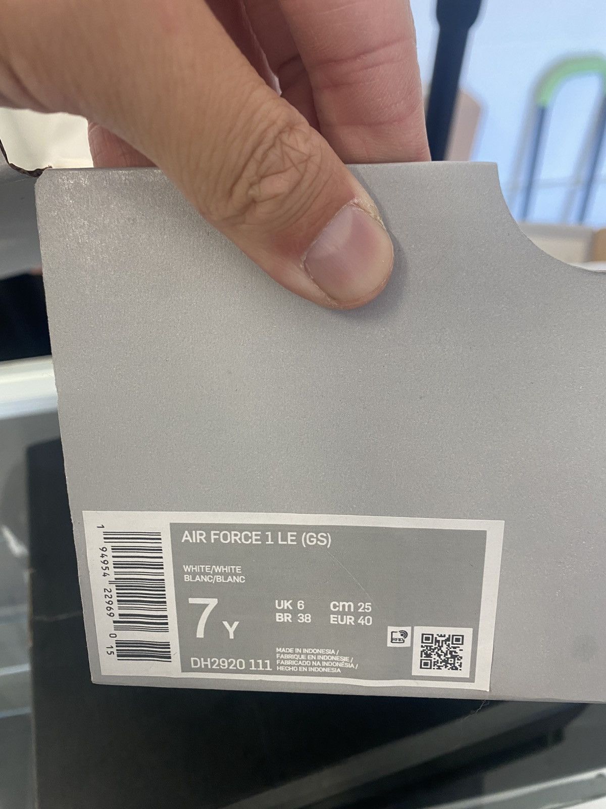 Nike Nike Air Force 1 White Size US 7 / EU 40 - 2 Thumbnail