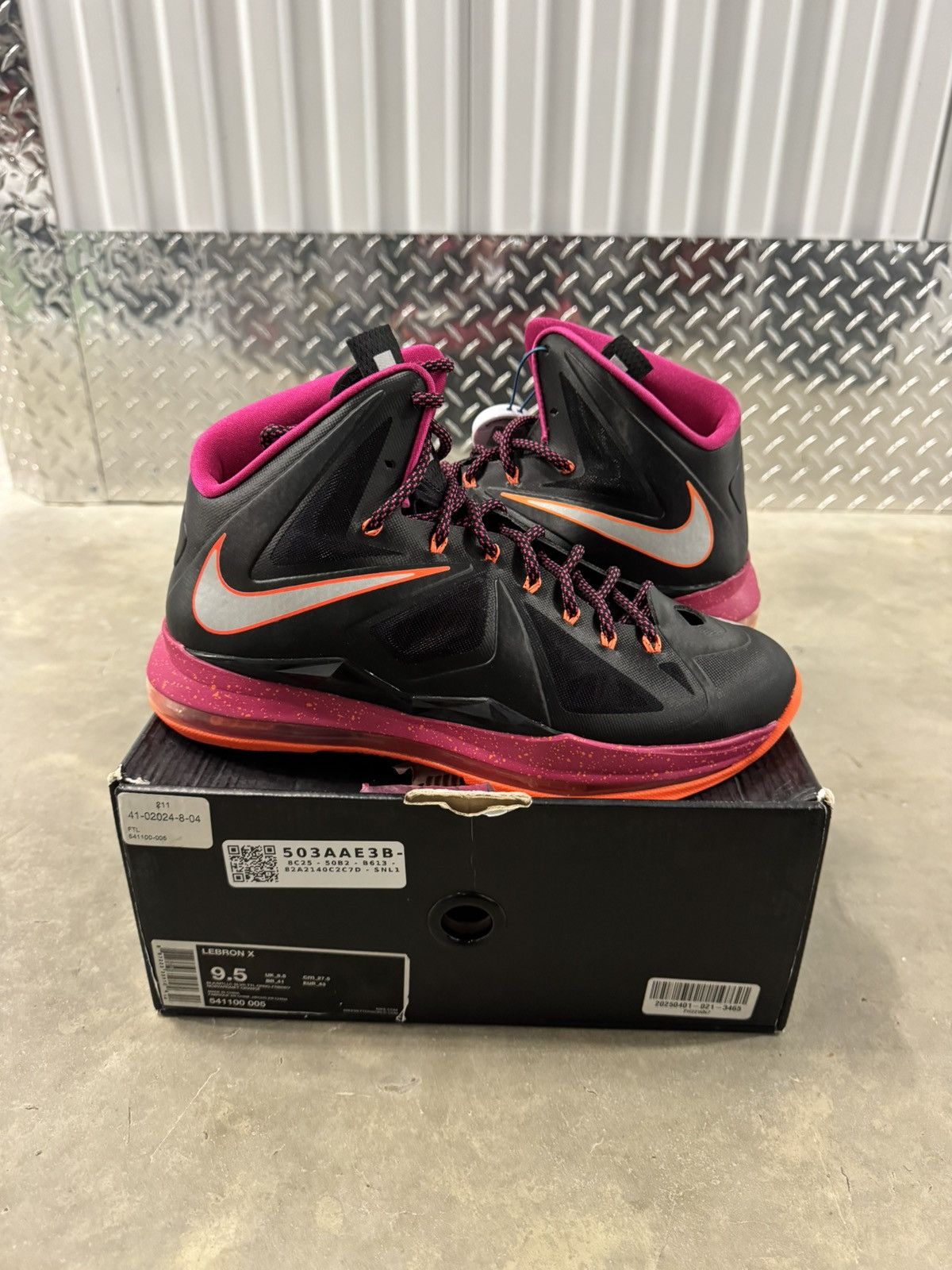 Nike Nike Lebron 10 Floridian Size 9.5 Size US 9.5 / EU 42-43 - 1 Thumbnail